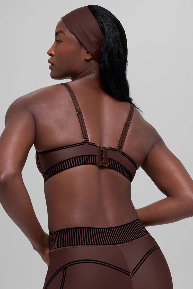 Airlift Line Up Bra - Brownstone | Alo Yoga (US)
