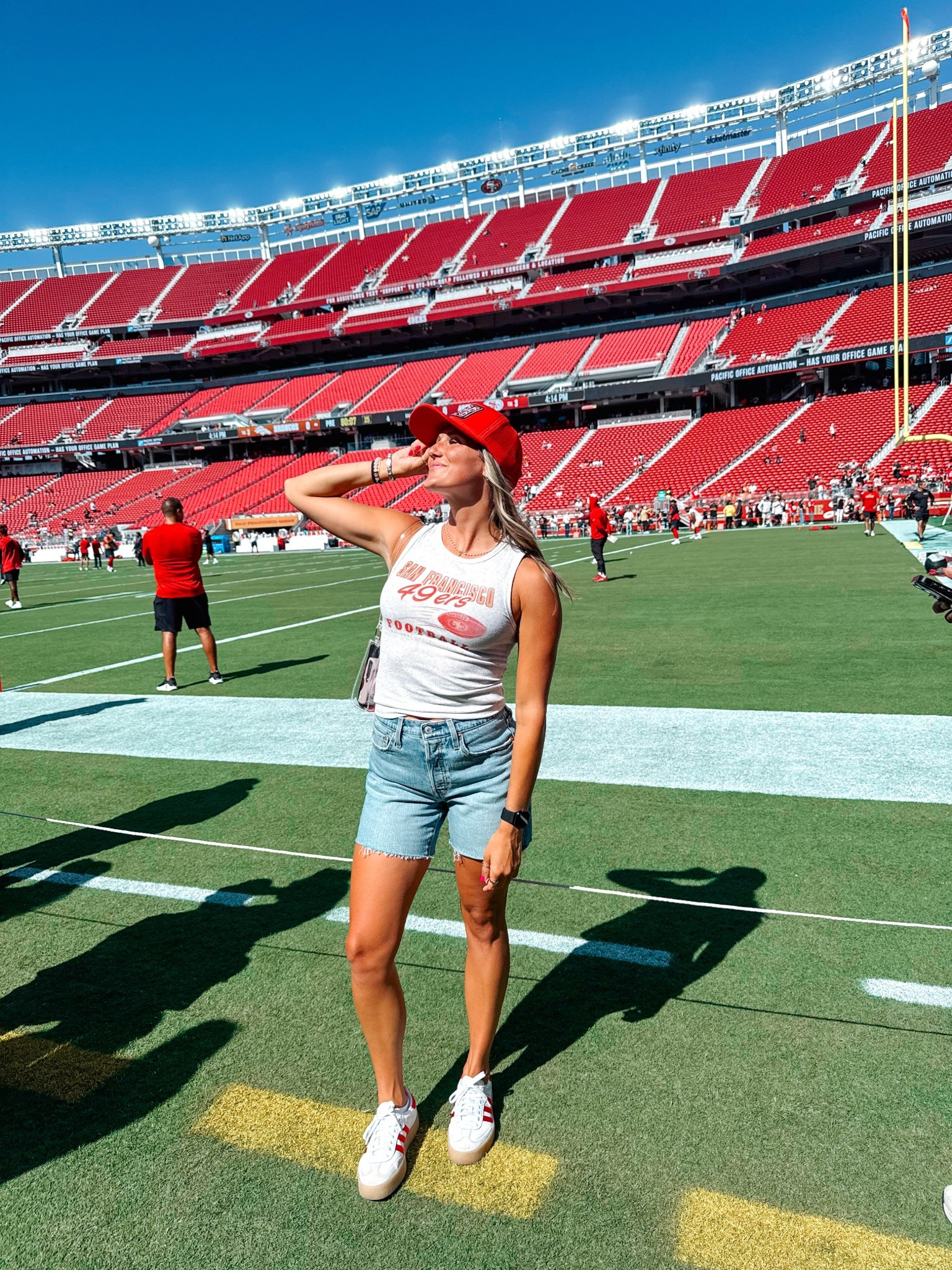 49ers Football Game outfit, feat. my Levi’s! Wearing the Mid-Thigh Short in a size 27 ❤️🏈🏟️👖

#LTKSeasonal #LTKautumn
