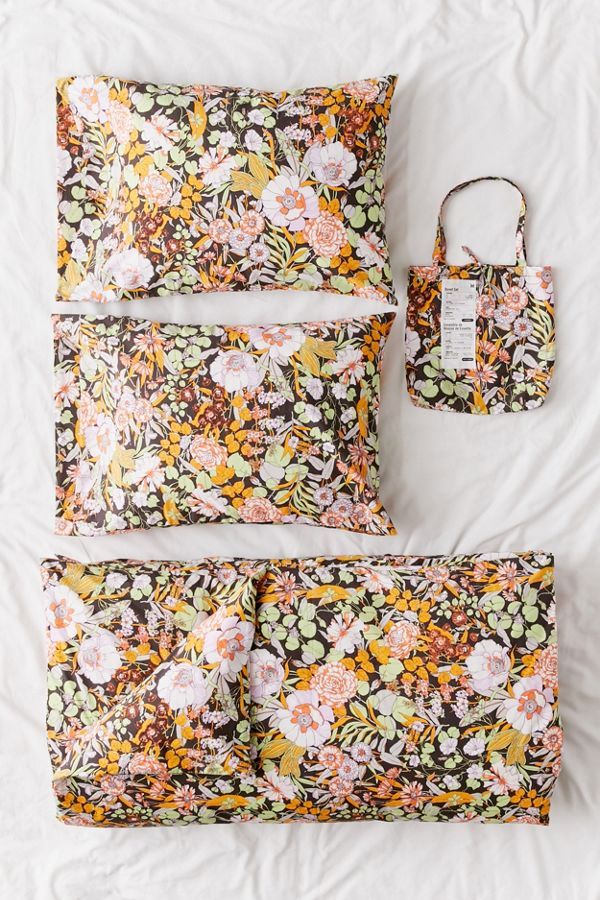 Mila Sketched Floral Duvet Set | Urban Outfitters (US and RoW)