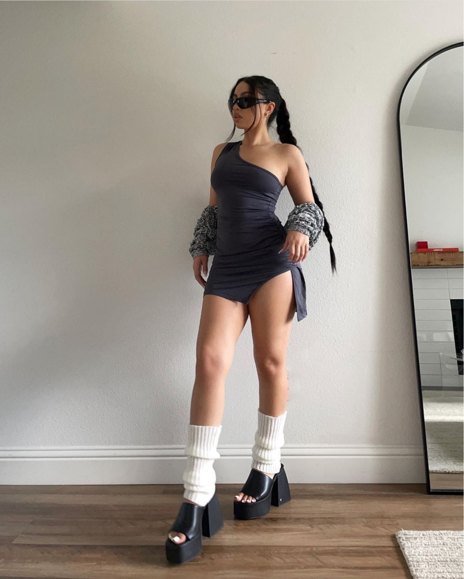 All time fave platform heels 🖤 dress small, bolero small