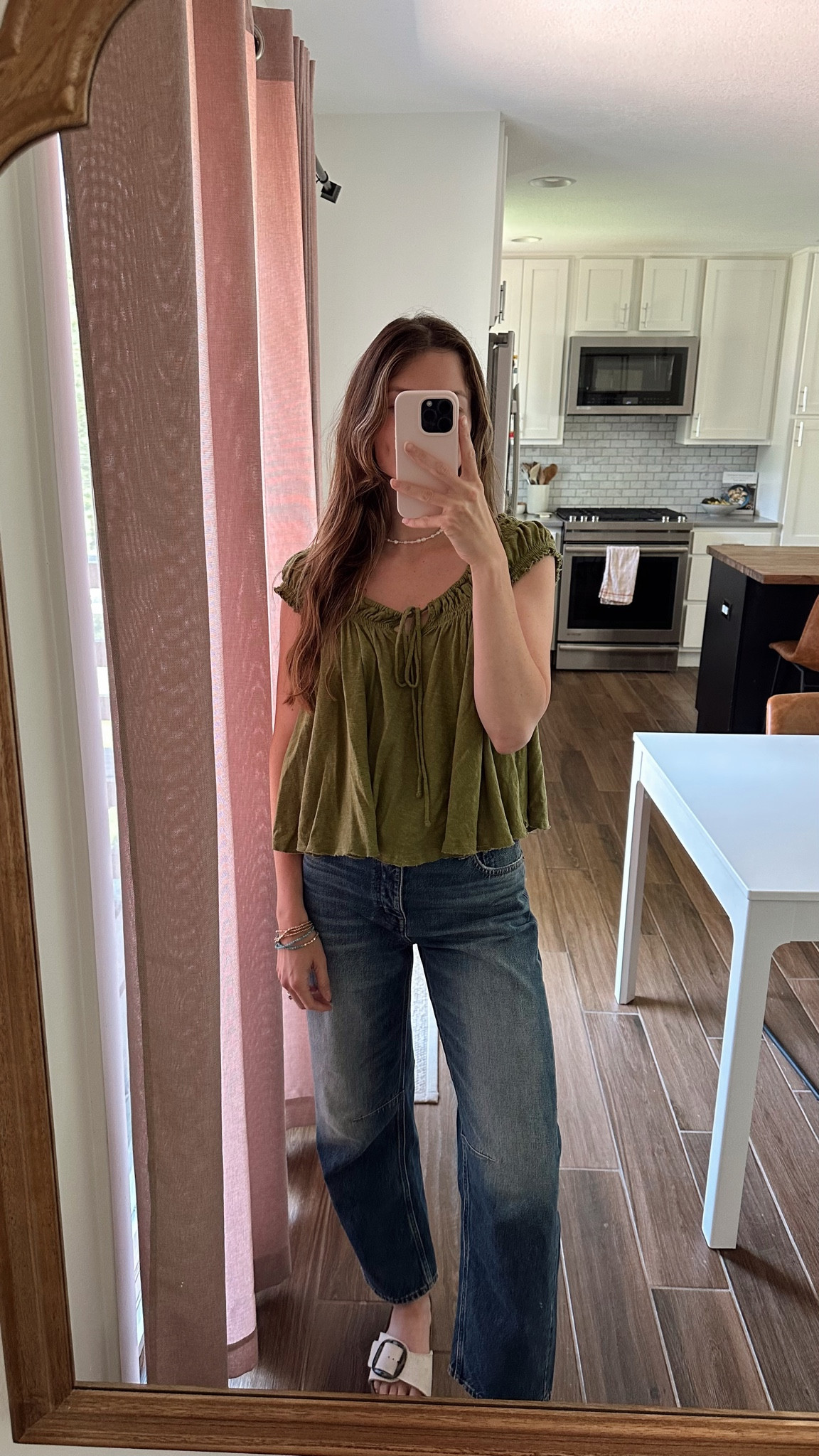 wearing a small in top, I sized down 2 in the barrel jeans - love the fit and wash of these 

Summer outfit, early fall outfit, barrel jeans outfit, fall outfit 