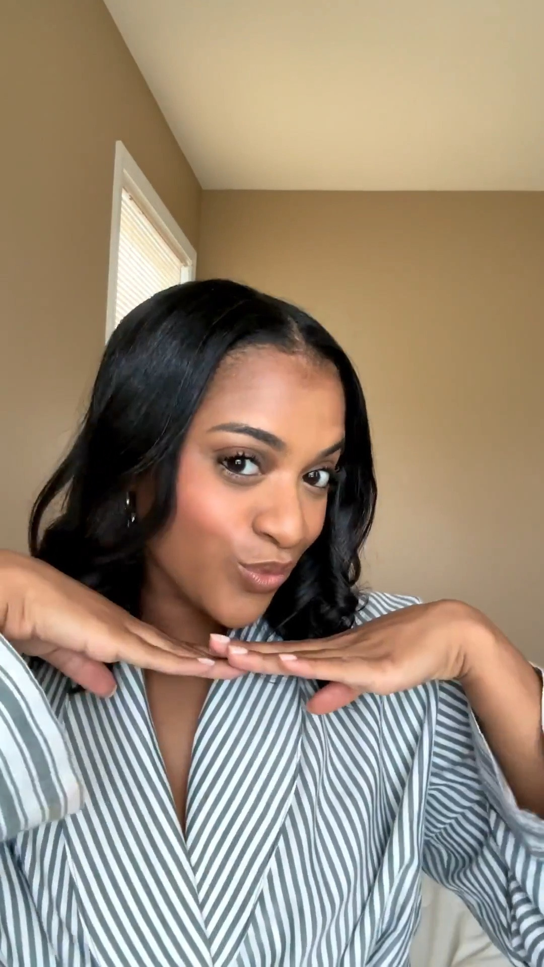 Soft glam for a photoshoot I had and I think the look came out great *whispers* for someone that doesn’t know how to do makeup😉 everything linked below! 

#LTKFindsUnder100 #LTKBeauty