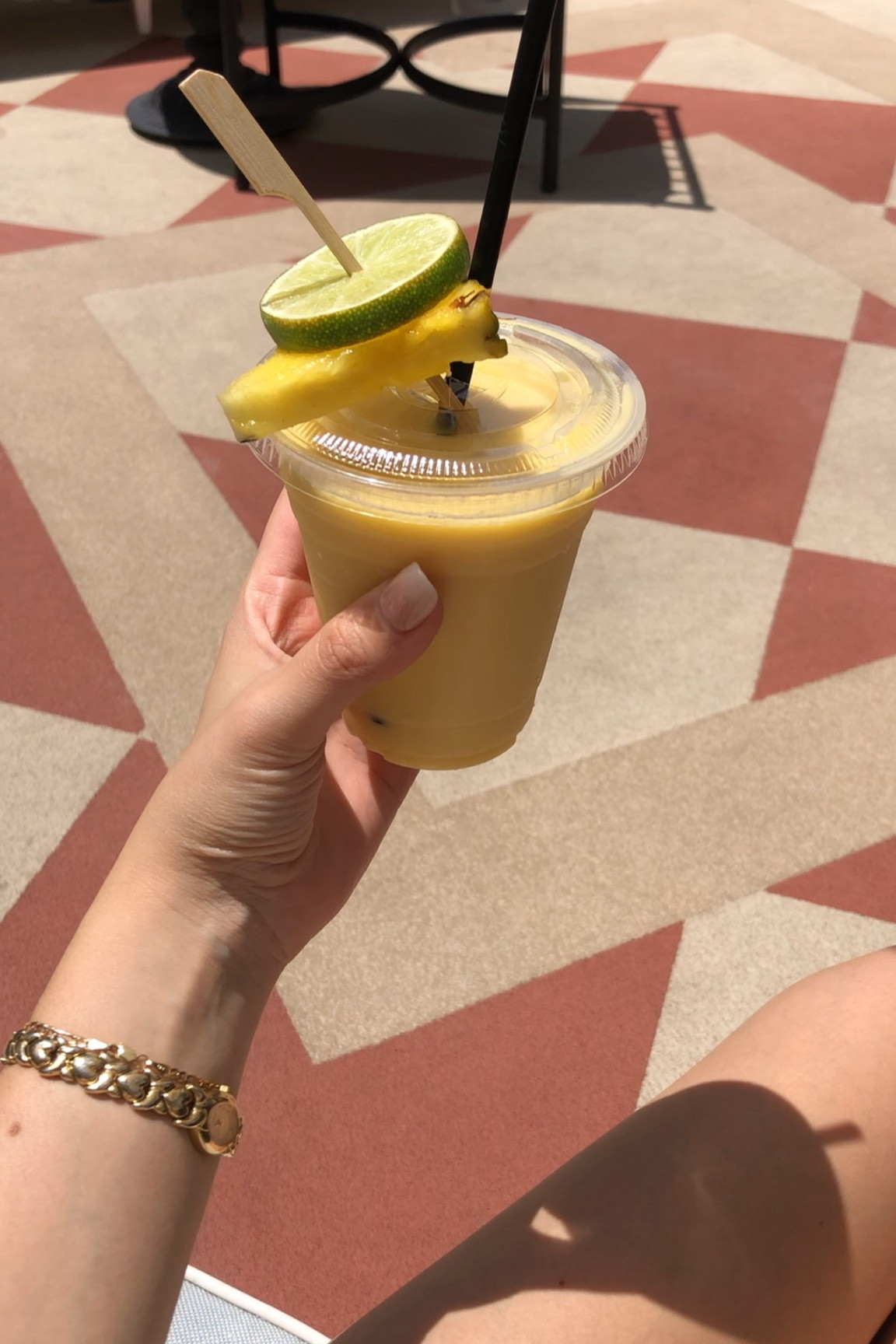 Luxury affordable old money summer nails -  press on nails #pressonnails #ombrenails #oldmoneynails #summernails 

#LTKbeauty #LTKstyletip #LTKfindsunder50