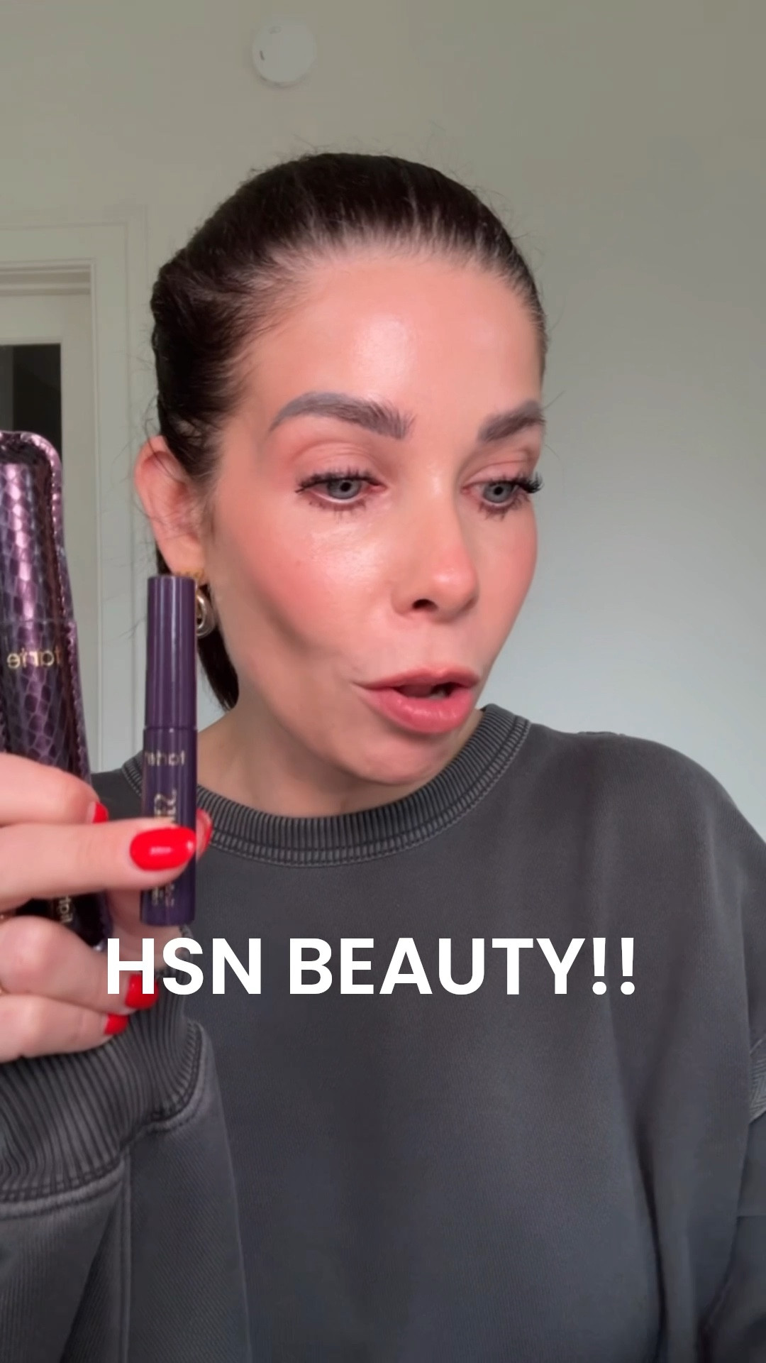 CAN YOU BELIEVE THE DIFFERENCE ?! Partnering with HSN for this one 🤍 I haven’t worn mascara in 6 years because I’ve lived in DIY lash extensions… so if I’m trying one again, it has to perform. This gives separation, length, and that instant eye lift (and it comes with the curler 🙌). 24-hour wear, smudge-proof, flake-free — just lifted lashes that actually show up @HSN @tarte #hsninfluencer #lovehsn #ad 

#LTKgrwm #LTKBeauty