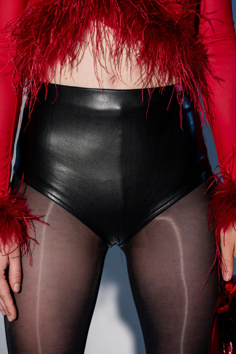 LETS PARTY HOT SHORT | AKIRA