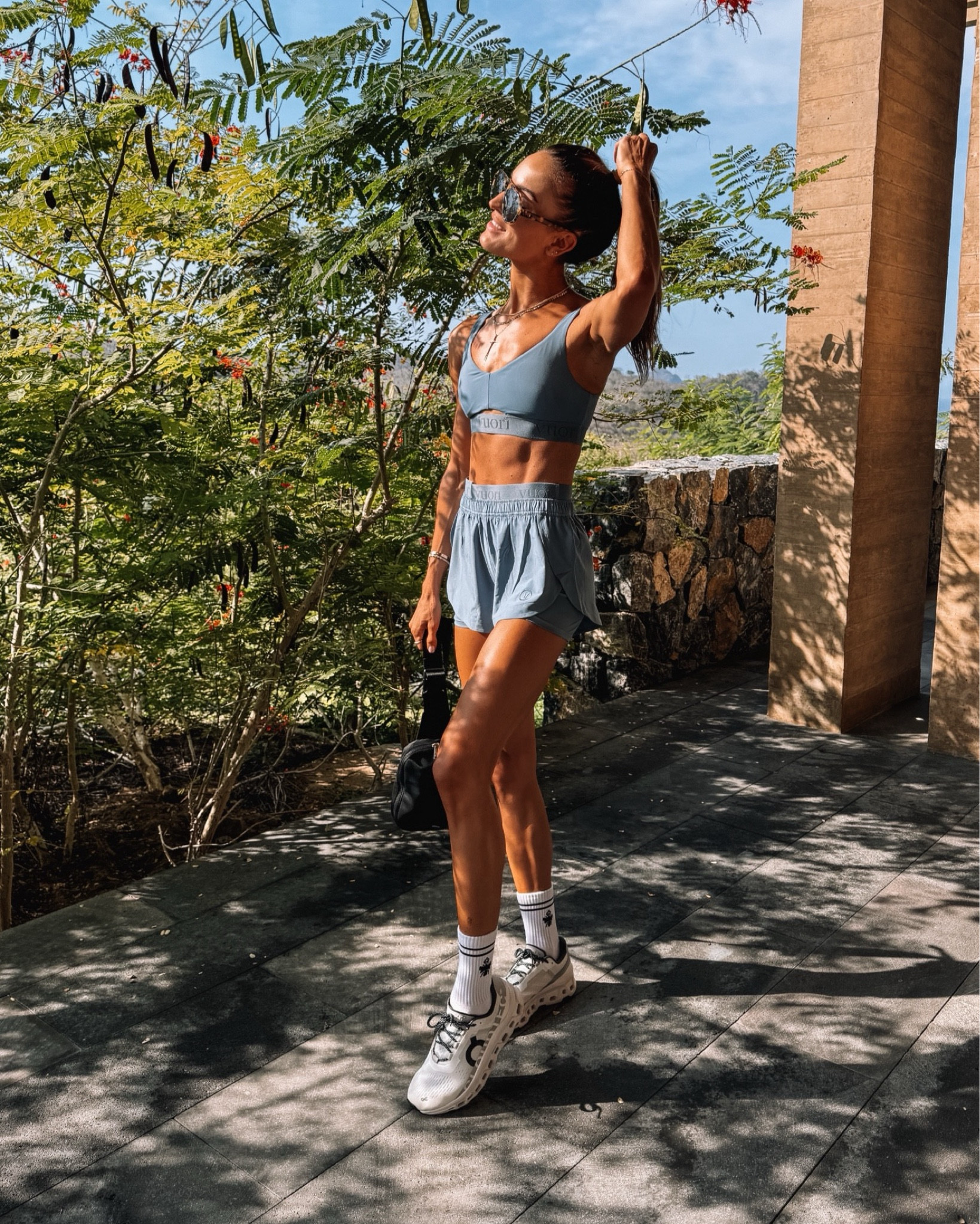 LOVE these new workout pieces from vuori! 🙌🏻 bra runs tts and shorts run a little small, so i recommend sizing up!


#vuori #workoutclothes #runner #runningshorts #workoutoutfit 

#LTKfitness