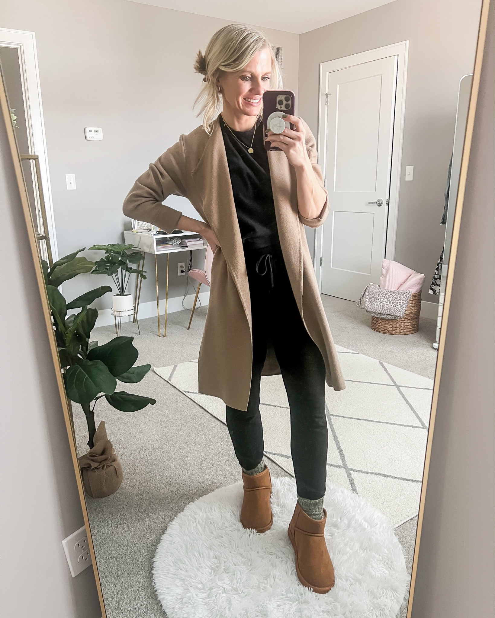 What I wore this week! 
T-shirt- small
Coatigan- small
Joggers- old, linked similar 
Boots- 7.5

#LTKSeasonal #LTKstyletip #LTKfindsunder100