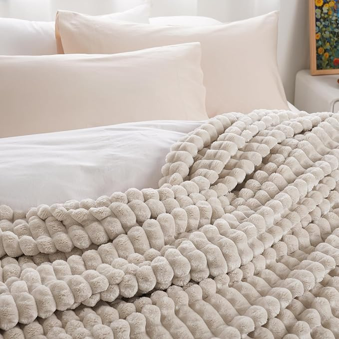 PHF Luxury Soft Fleece Blanket King Size, No Shed No Pilling, 380GSM Fluffy Cozy Throw Blankets f... | Amazon (US)