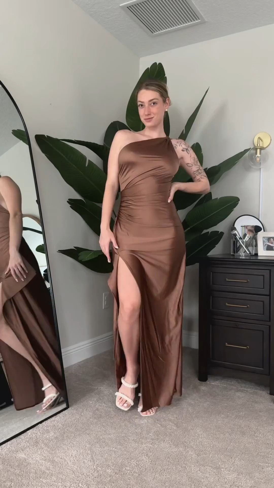 Something about fall weddings just feels like a soft glow and slow dances under string lights 🍂✨ romantic, effortless, and a little bit golden hour magic 💫  this outfit is sure to shine but not steal the show 🤎

#FallWeddingGuest #AutumnRomance #DateNightVibes #WeddingSeason #GoldenHourGlow #FallAesthetic #ClassyEnergy

#LTKSaleAlert #LTKWedding #LTKSeasonal