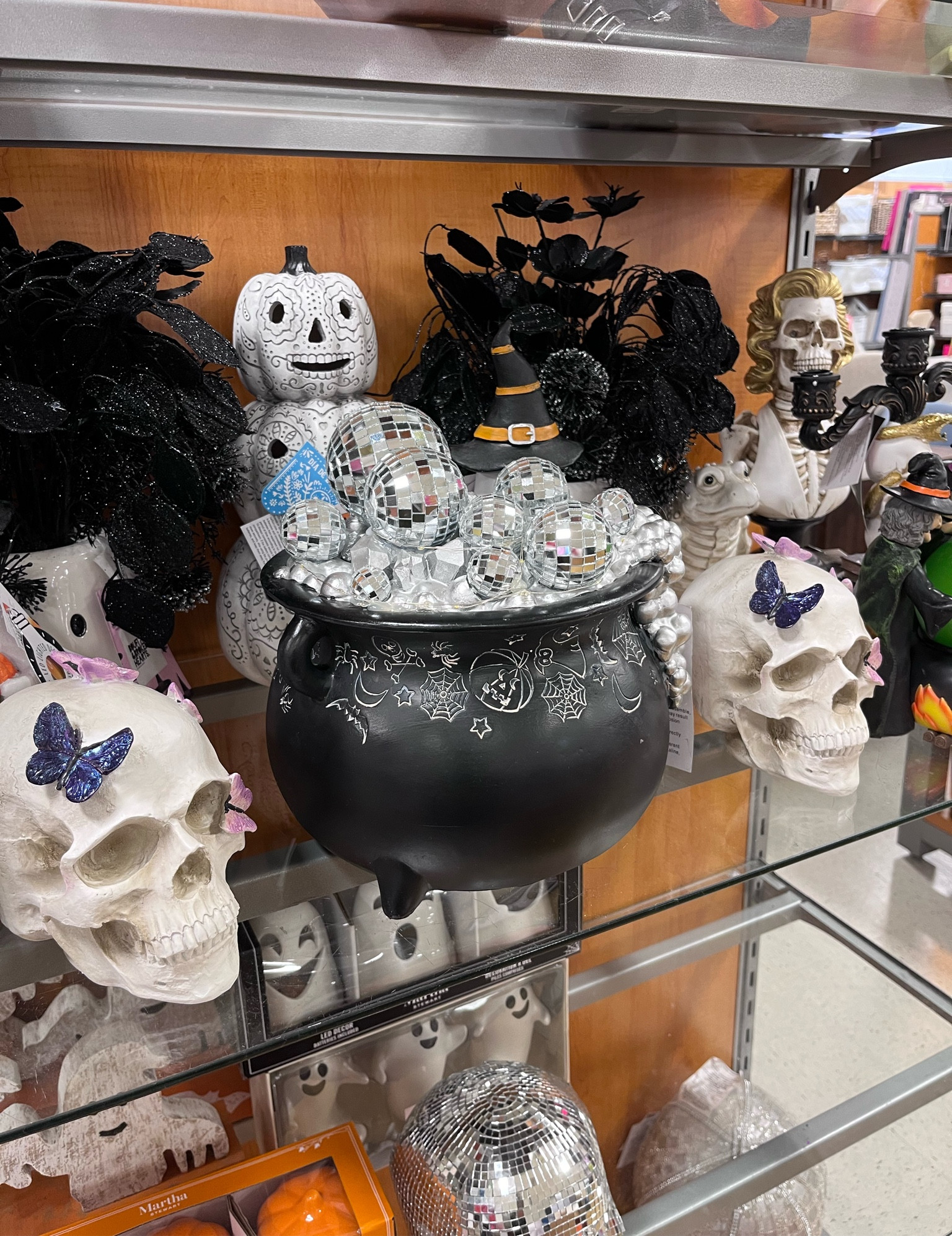 A disco Halloween theme? So here for it! 👏🏼👏🏼👏🏼

#LTKHome #LTKParties #LTKSeasonal