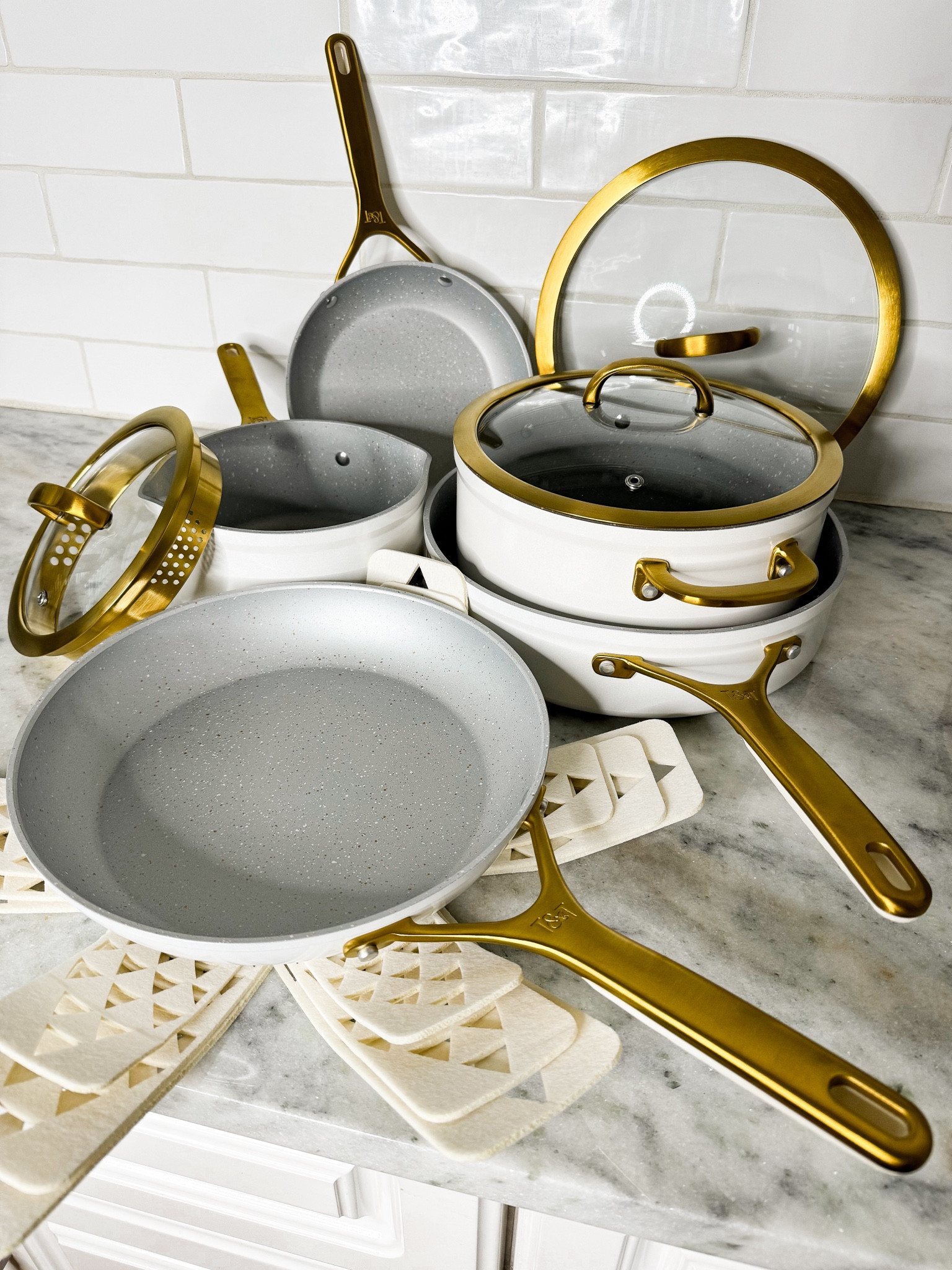The pots and pans set of my dreams, found on @walmart 😍 (#WalmartPartner) I’m so excited to be partnering with Walmart today to share some of my recent home finds. I’ve been shopping and planning for the new house and am so excited over this entire #WalmartHome collection. I’ve purchased my dishes, pots & pans set and a few other kitchen tools all from this collection. Let me just say, there gorgeous! 🖤Simple swaps that will elevate the look I’m going for, even down to the smallest details. The prices are so good as well and the quality is even better! 🥳 @shop.ltk #liketkit 

Walmart Home. Walmart Finds. LTK home. Glam home decor. Black and gold. LTK under 50.  
