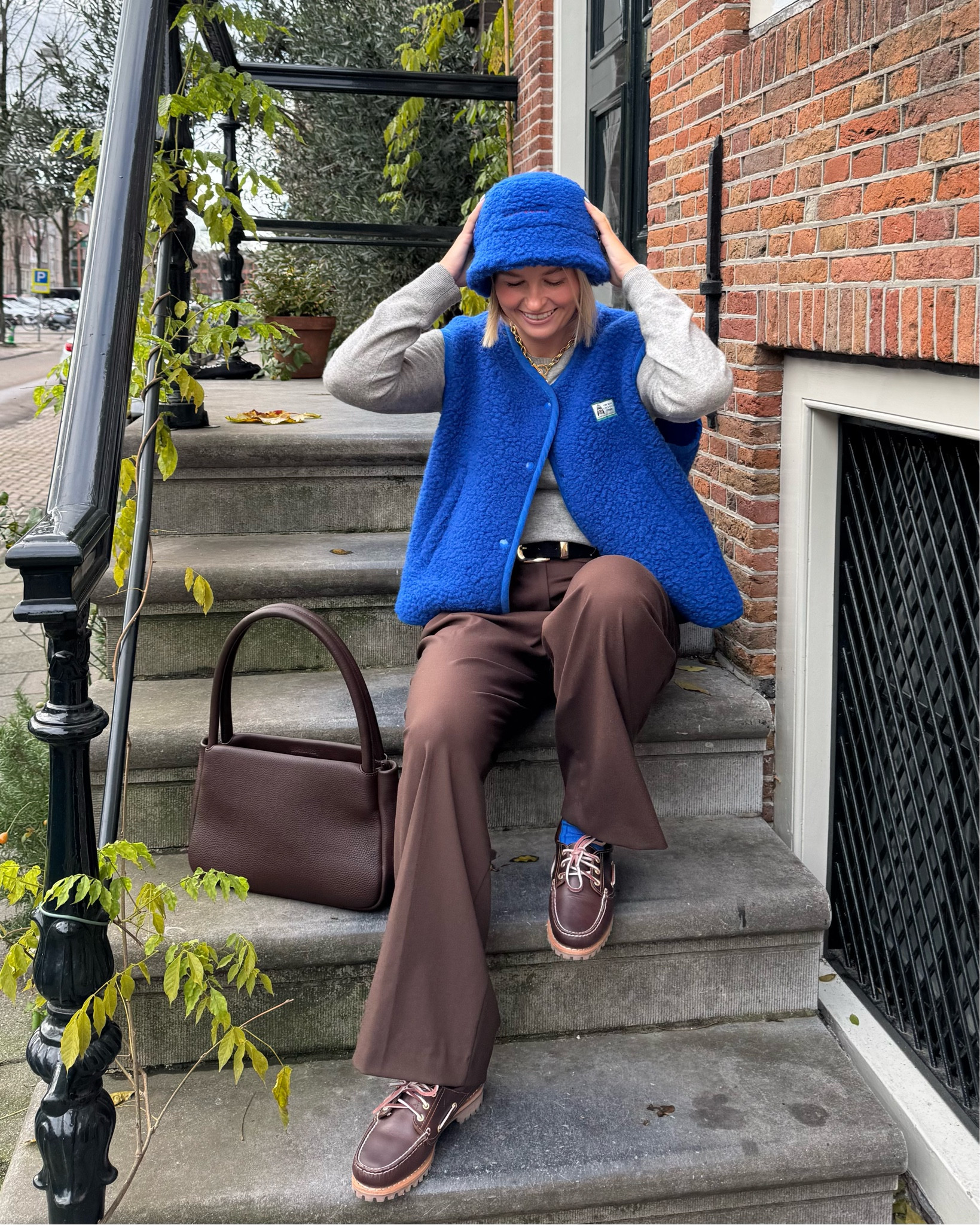 Winter layering!

Hat & Vest are &me.nl (M)
Trousers: mango (EU38)
Grey cashmere: Uniqlo (L)
Timberland boat shoes 



#LTKeurope #LTKuk #LTKwinter