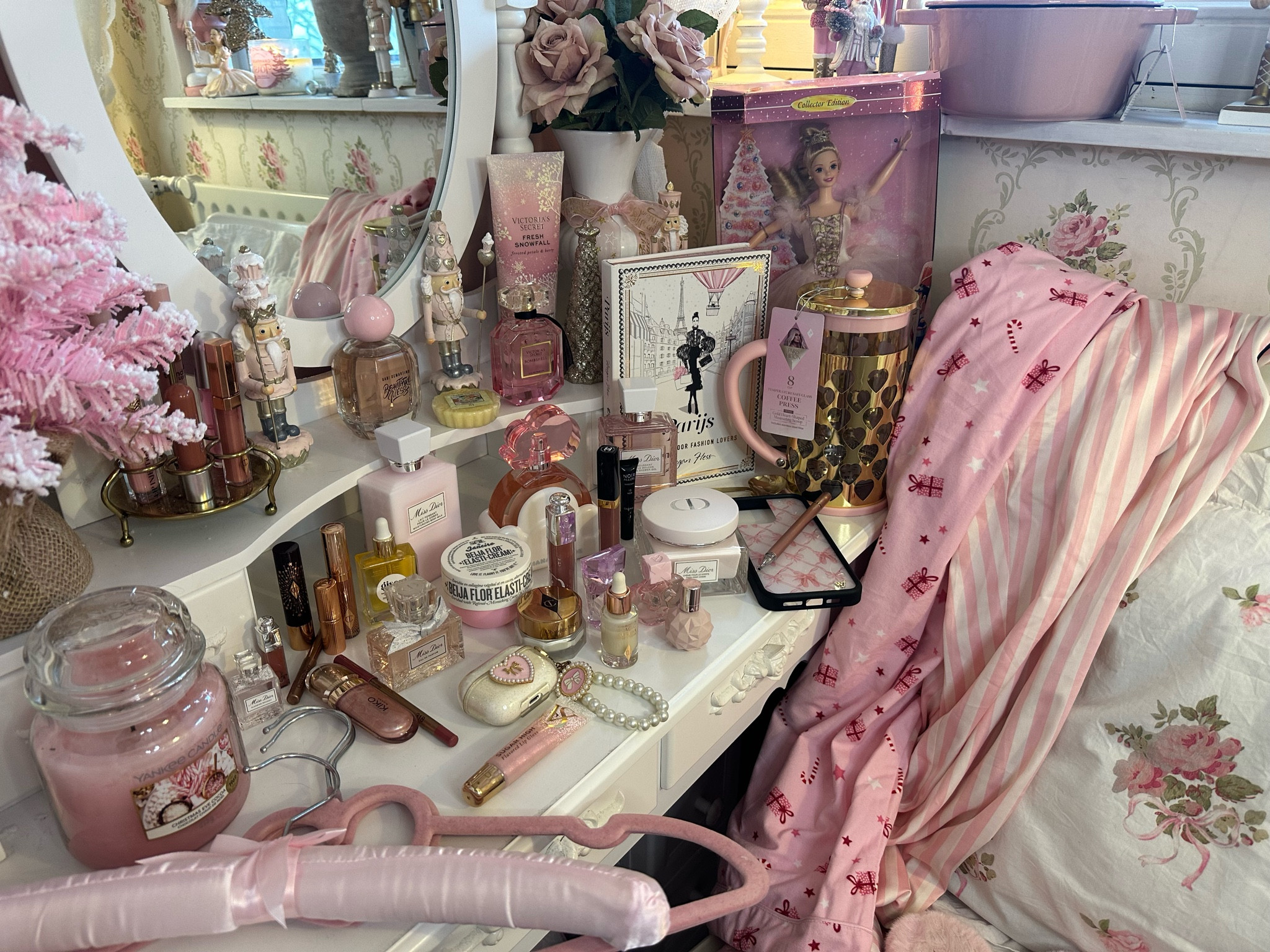 Girly Christmas gift guide 

#LTKSeasonal #LTKHoliday #LTKGiftGuide