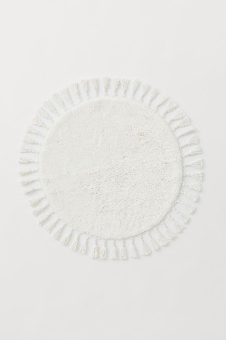 Round Tasseled Bath Mat | H&M (US + CA)