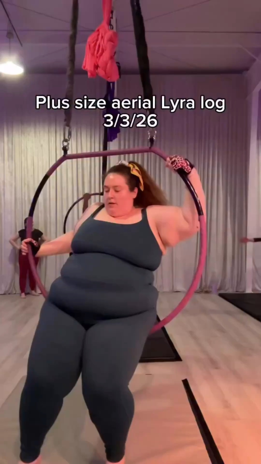 Practice 💪 I haven’t been able to grasp mermaid for some reason but it came to me during this practice. I was also able to transition to lion from it. I’m so scared of not being able to hold my weight, especially when I’m constantly fluctuating sizes due to chronic illness, so I didn’t feel comfortable trying without a crash mat. I got the mat out and felt more secure and was able to hit mermaid and touch my hand to the bar behind me. I tried for so long to achieve that but it took 3 years to gain the mobility and flexibility for that. Coffin is a pose I can do, and Amazon has been hard because I rarely have a hoop sized correctly for me but I’ve been able to hit and hold Amazon do a few second 💞