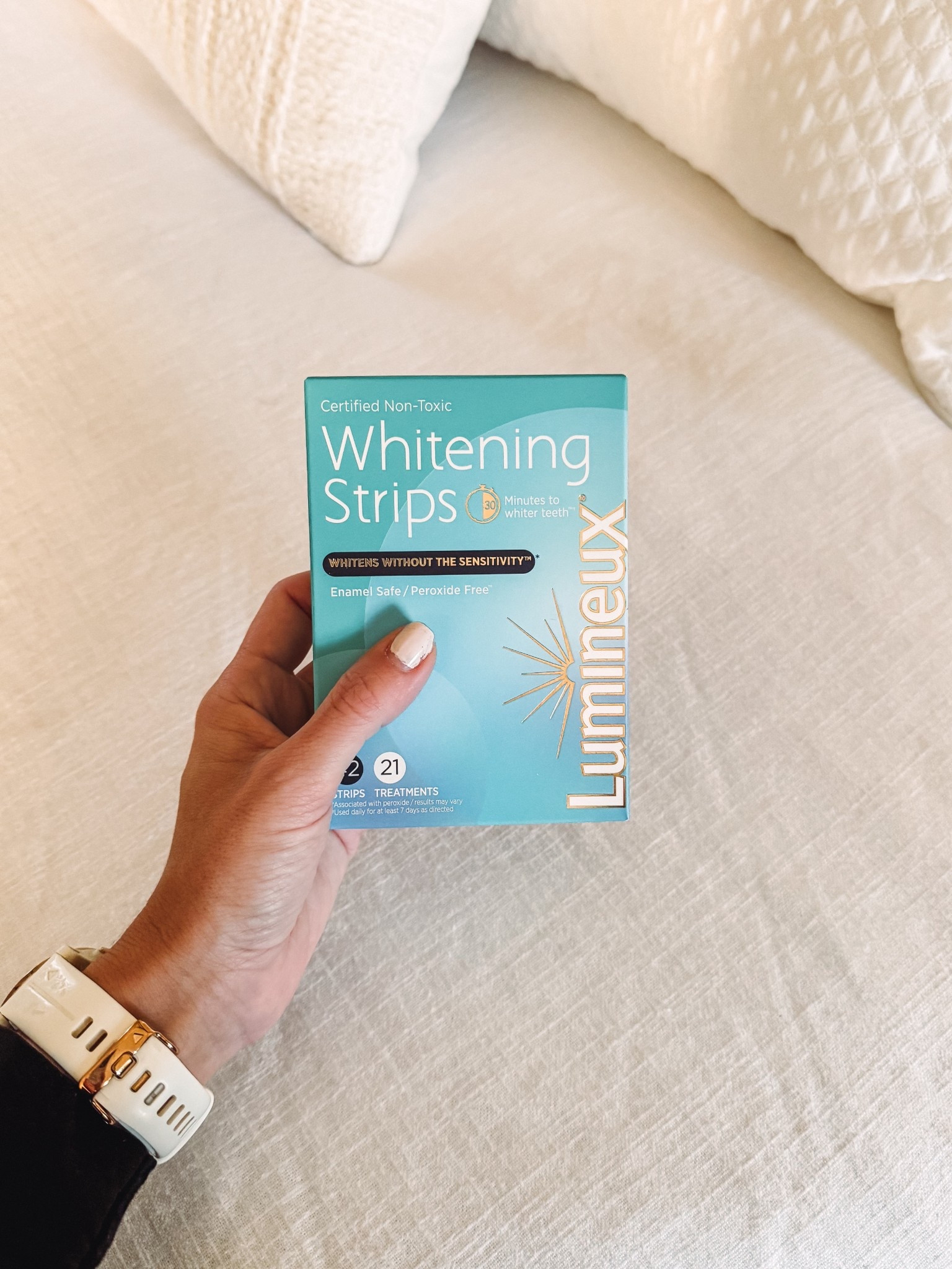 Get whiter teeth without sensitivity! 

Lumineux whitening strips // beauty 