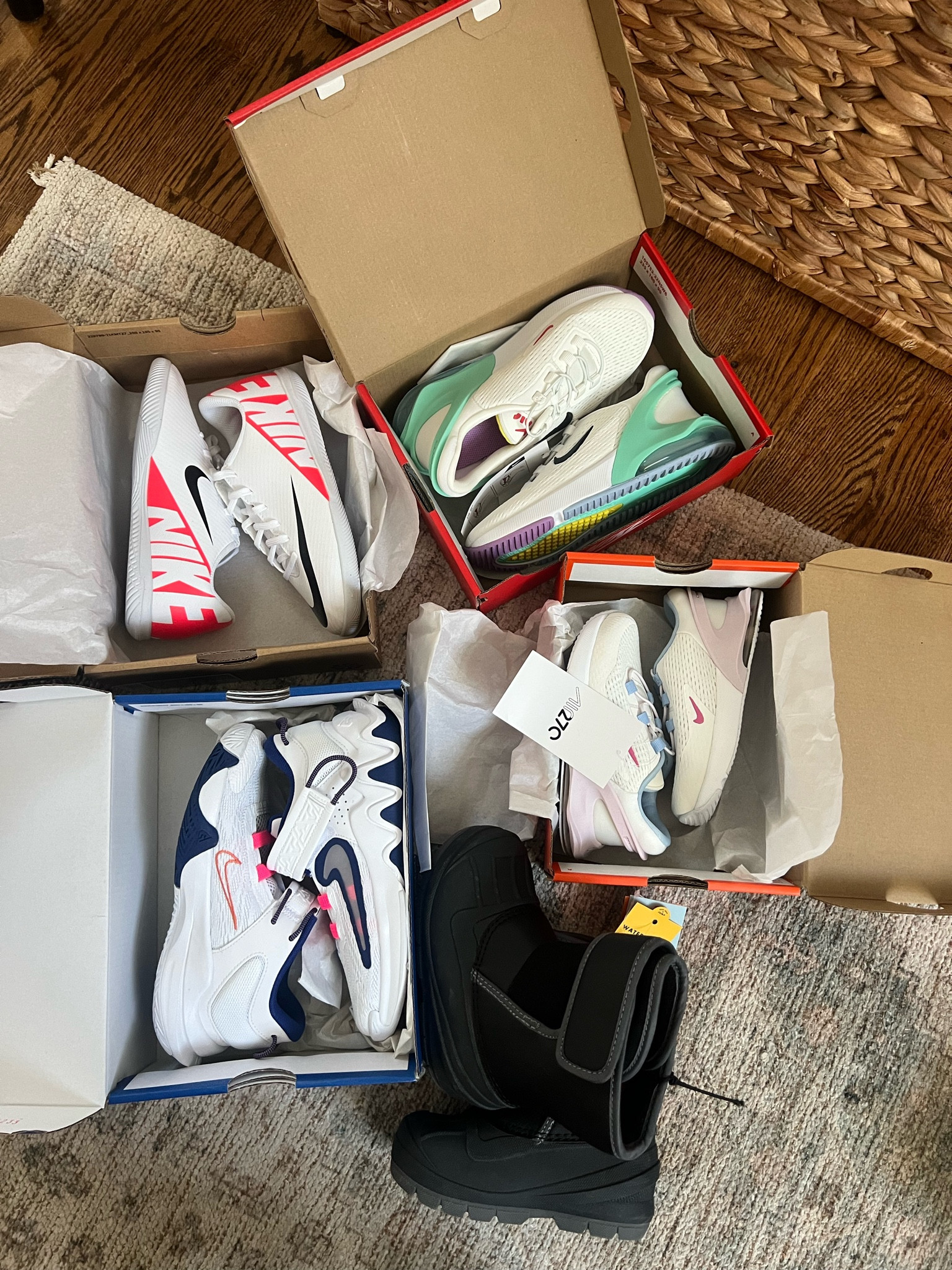 Little girl and baby shoe haul



#LTKfindsunder100 #LTKkids #LTKshoecrush