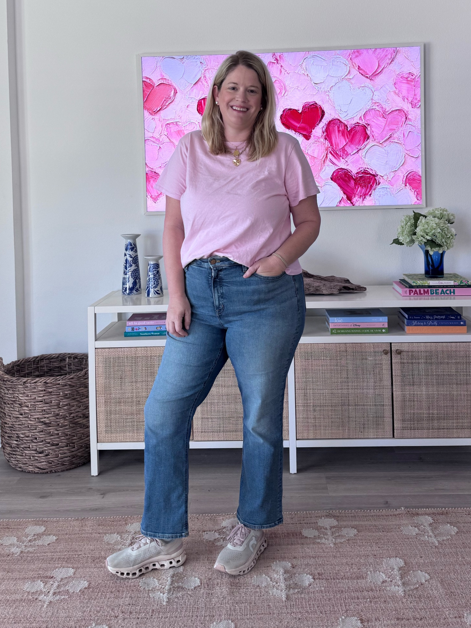 My favorite jeans, own in the white too paired with  the best tee! 

#LTKStyleTip #LTKMidsize #LTKPlusSize