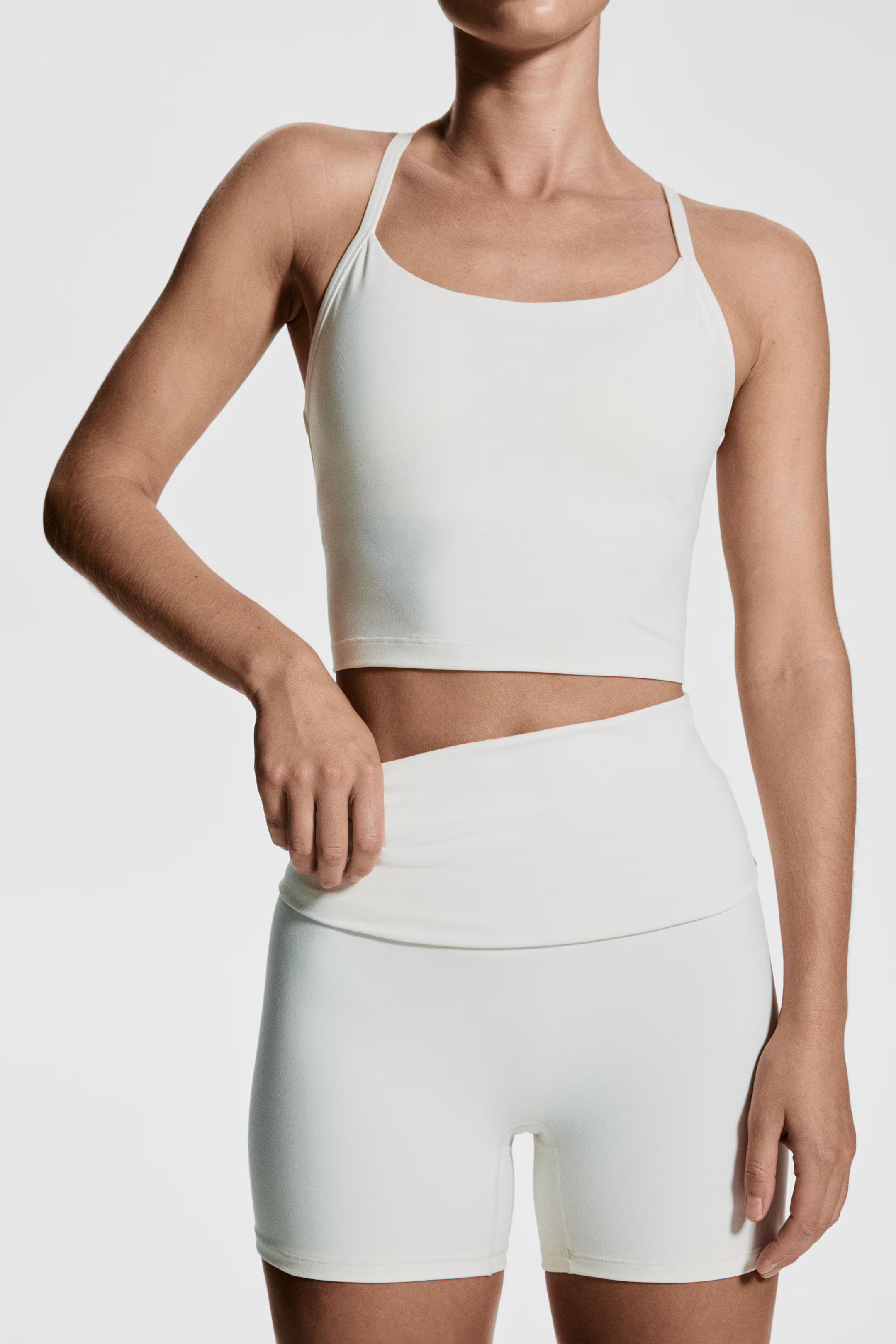 Sports cycling shorts with SoftMove™ | H&M (UK, MY, IN, SG, PH, TW, HK)