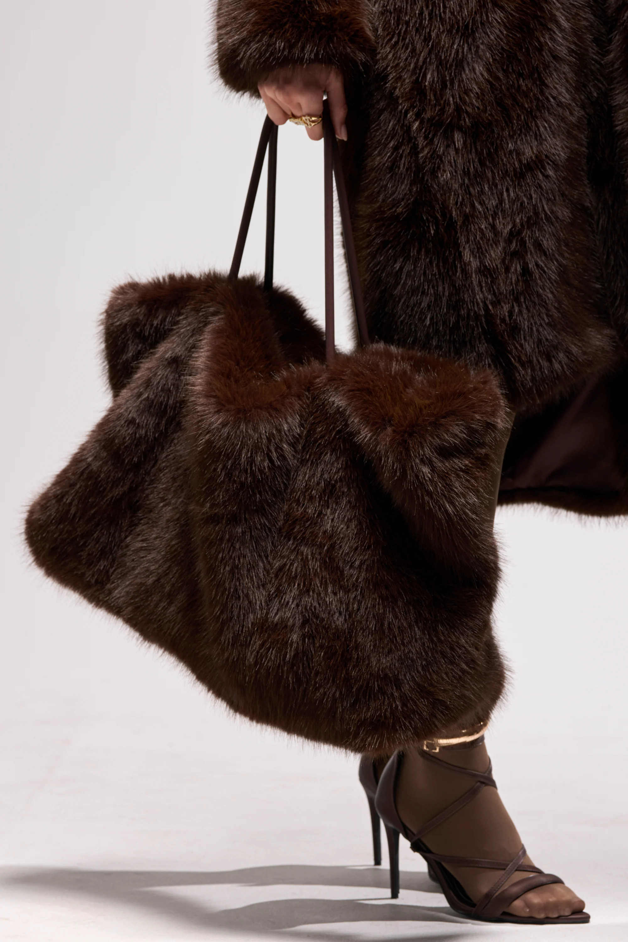 AKIRA So Rich Faux Fur Tote | Brown | AKIRA