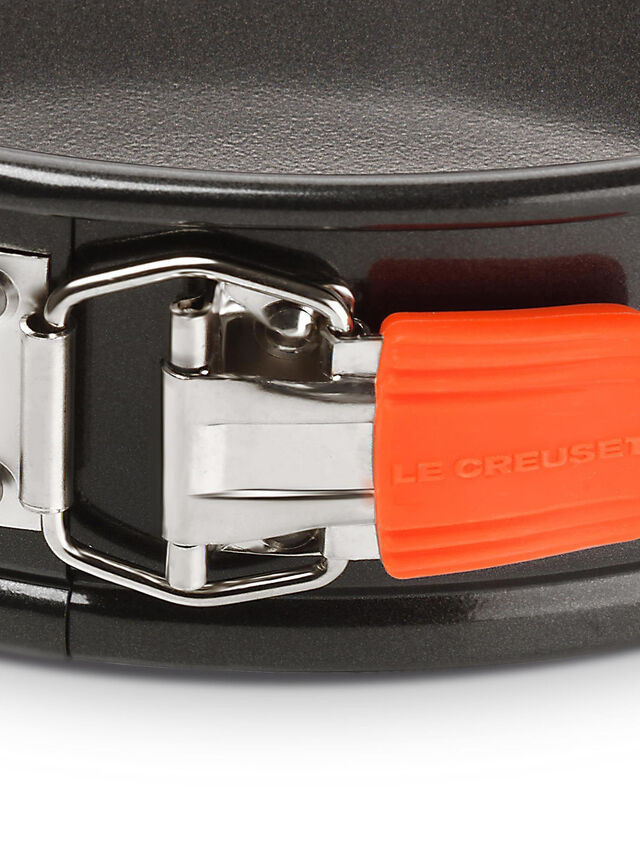 Satin Black Le Creuset Springform Tin 20cm | Fenwick | Fenwick