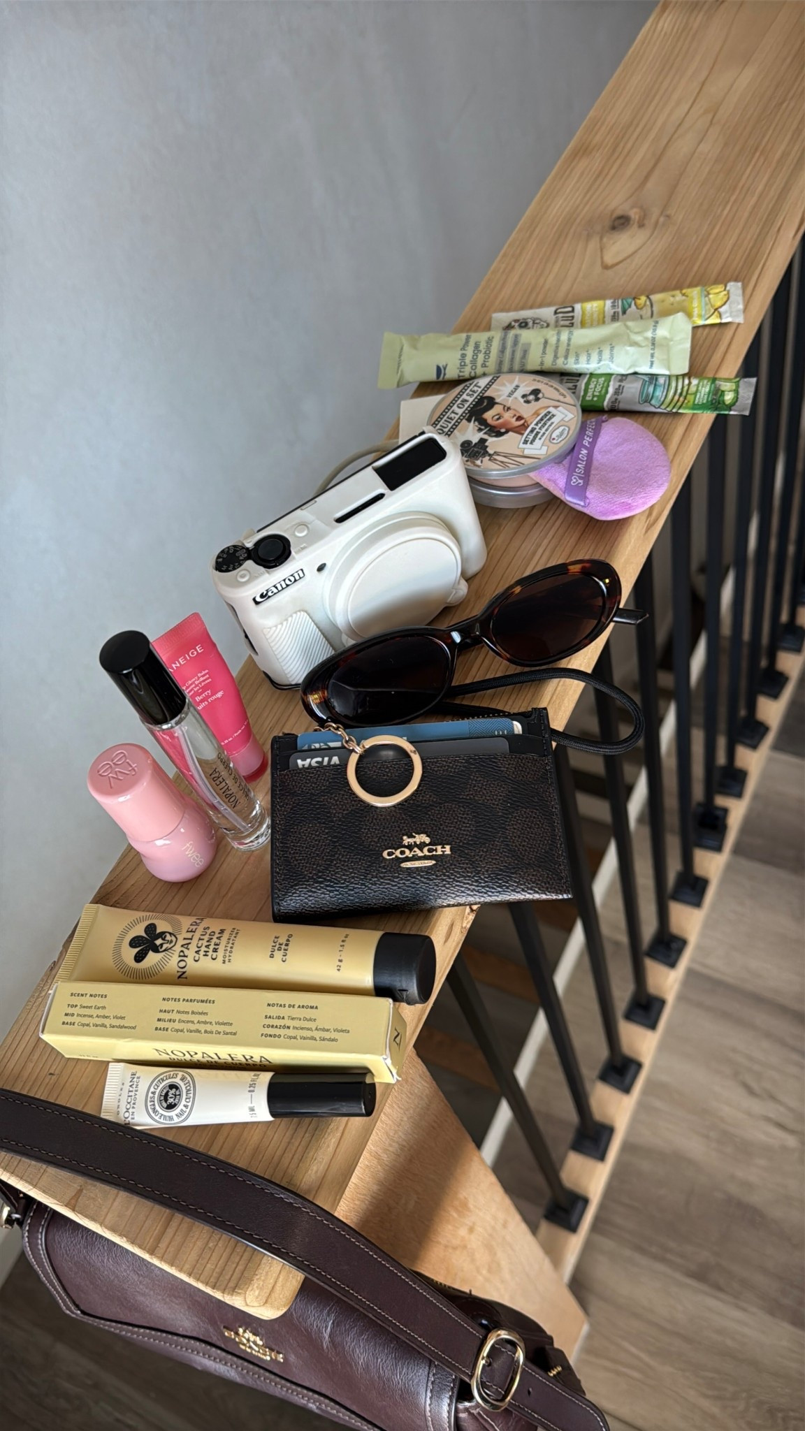 Purse essentials: what’s in my bag??👜✨ 

#LTKselfcare #LTKdayinmylife #LTKootd