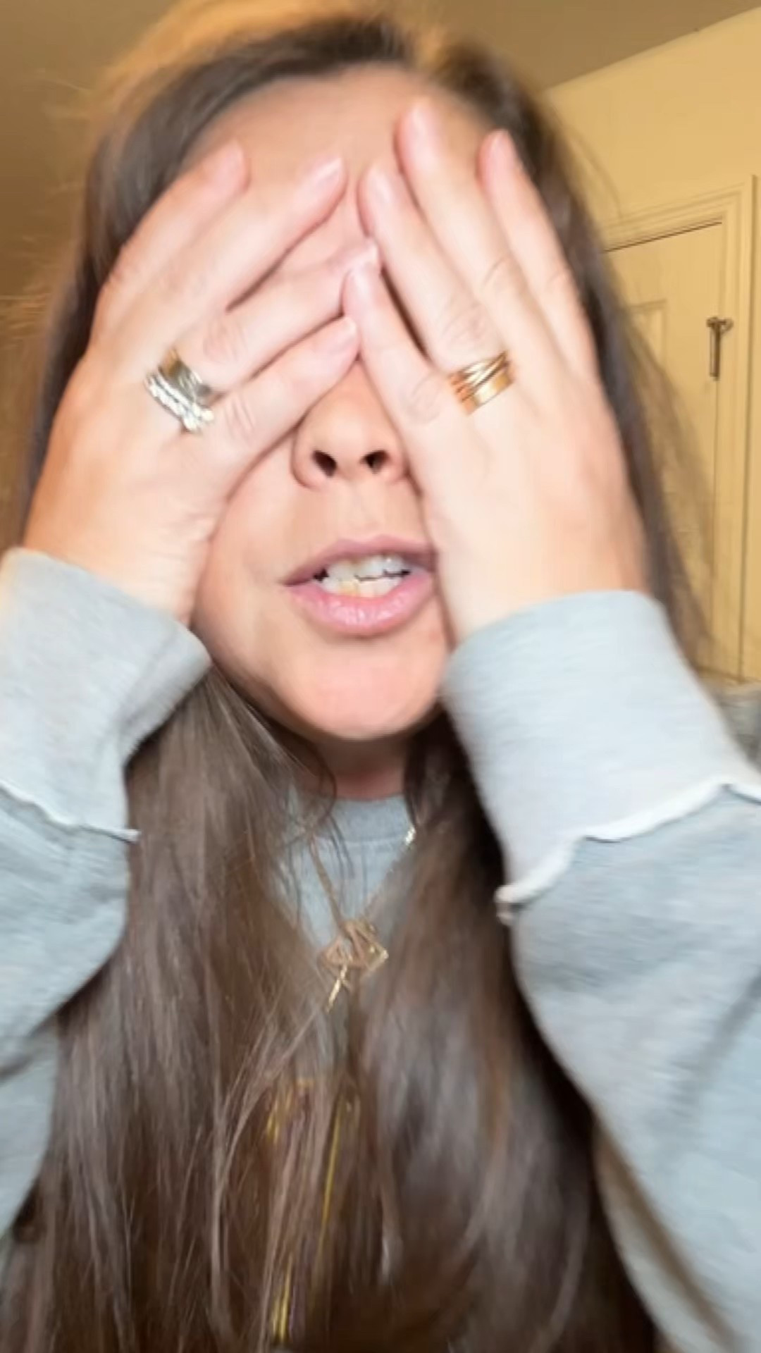 My brain used to feel loud all day long.
Not tired… just scattered.

I started taking FLOW in the morning and it’s been giving me calm focus without the coffee jitters. No crash. Just clarity.

If you’re juggling 100 tabs in your head too, this might be worth trying 🤍

#momlife #entrepreneurlife #mentalclarity #focusmode #brainfog #ltkfinds 