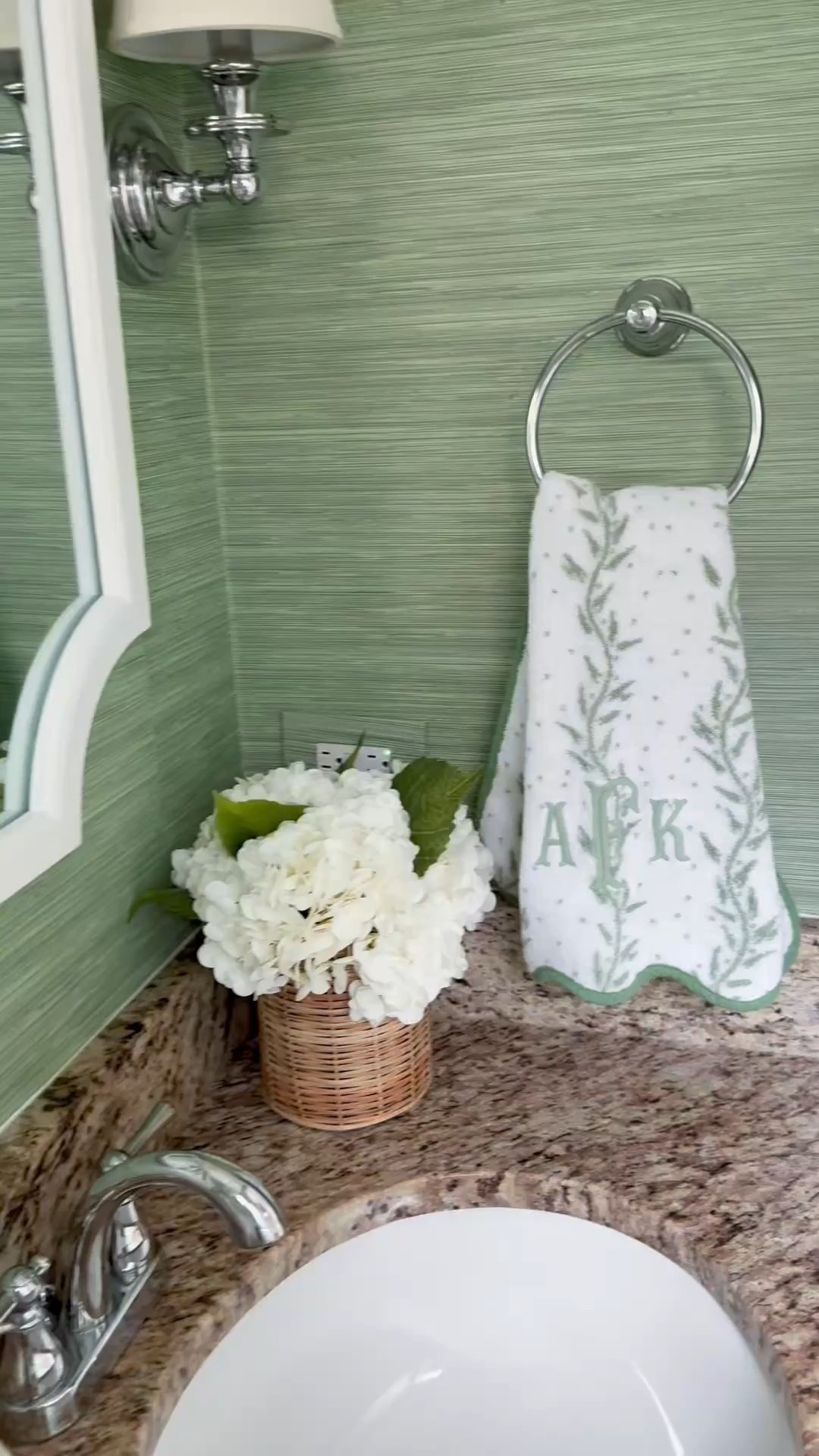 The prettiest floral hand towels for my powder bathroom 

#LTKFindsUnder100 #LTKHome