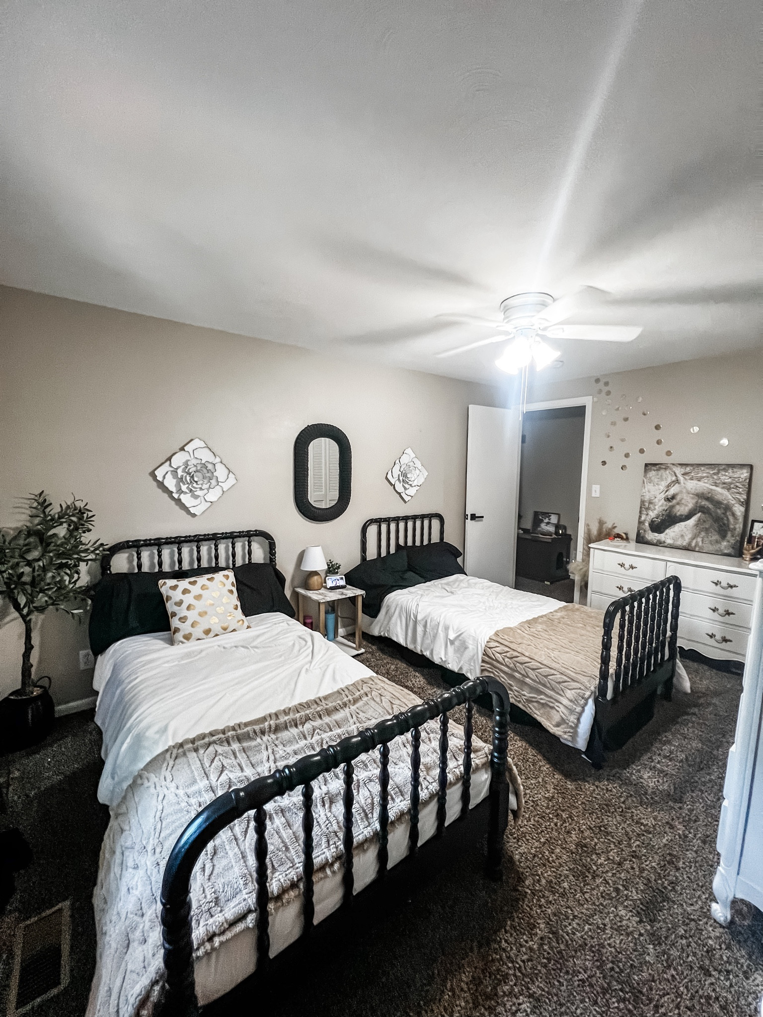 Girls shared bedroom inspo !