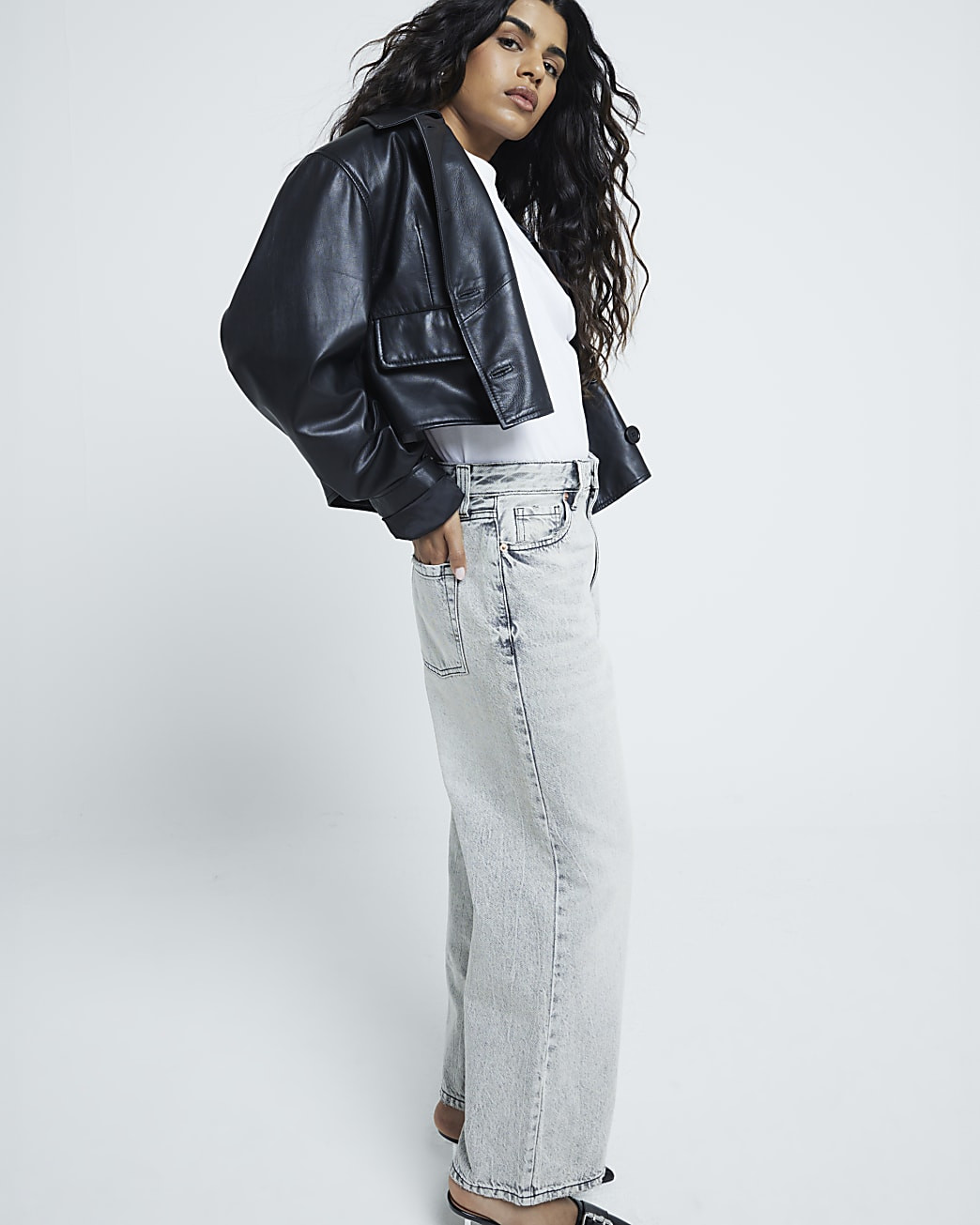 Petite Grey Relaxed Straight Jeans | River Island UK & IE