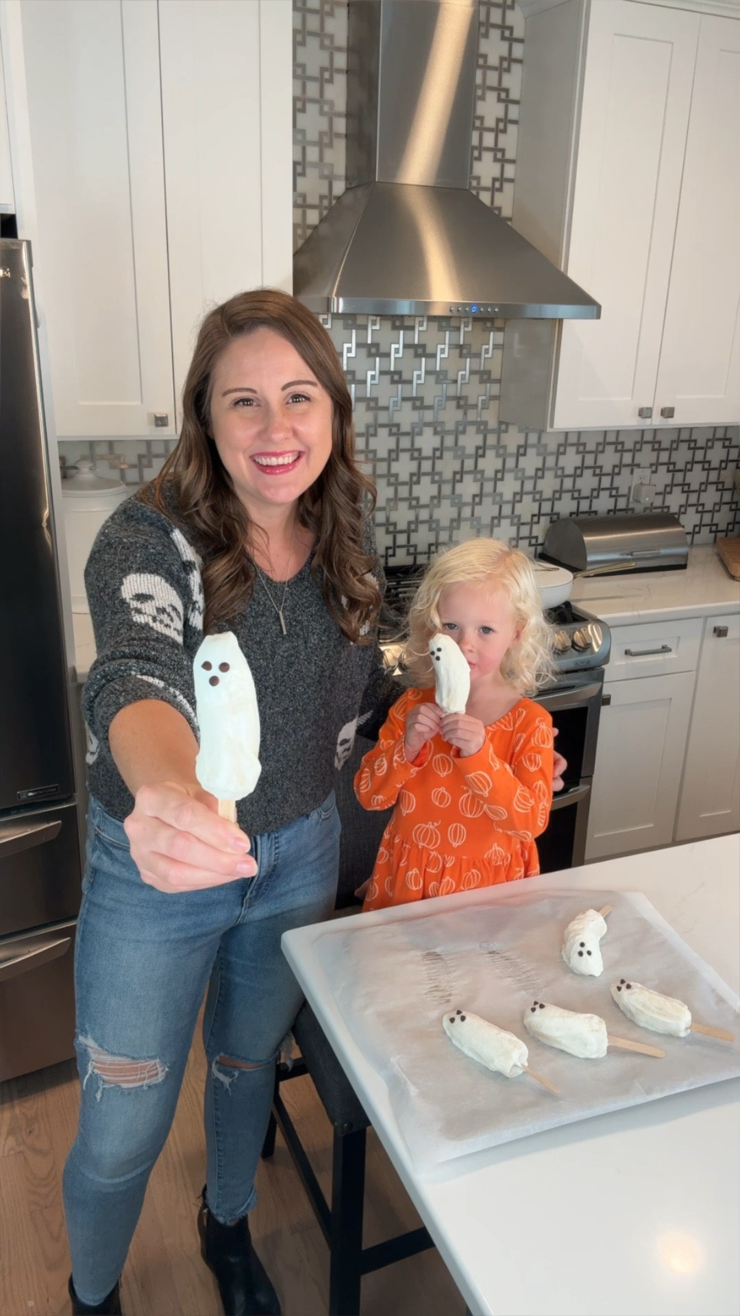 These boo pops 👻 are the perfect healthy Halloween treat! This fun treat is easy to make.  

#LTKFamily #LTKParties #LTKSeasonal
