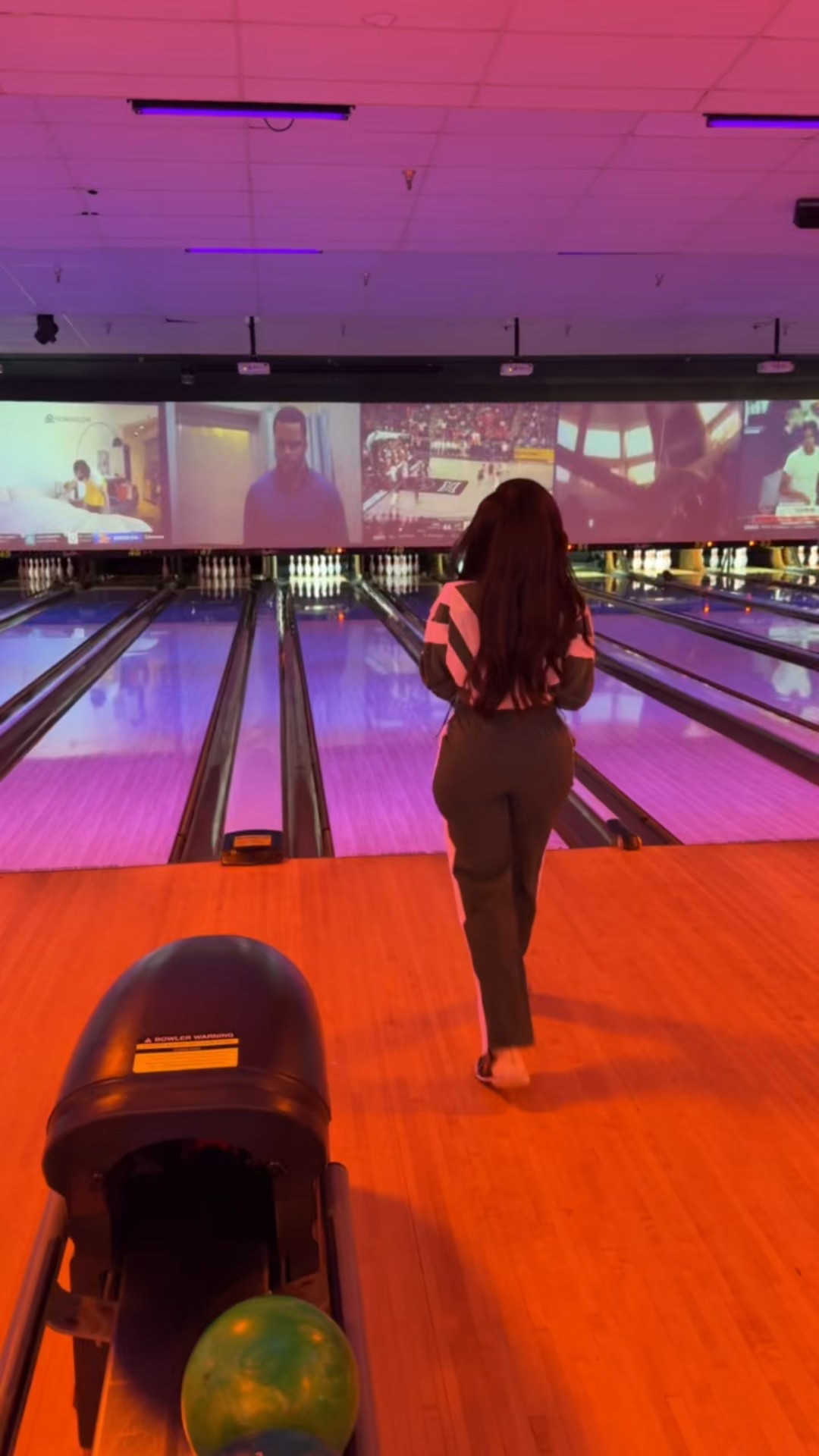 Effortless & sporty-chic! ✨ This tracksuit set is serving comfort, style, and versatility all in one. Perfect for errands, travel days, or just keeping it cute on the go! Would you rock this? Drop a 🖤 if you love a good matching set!

Wearing size small (6) | 140 lbs | 5’4” for reference.

#TracksuitStyle #AthleisureWear #SportyChic #OOTD #CasualFashion #TrendyStyle #StreetwearVibes #ExplorePageFashion #WardrobeStaples #ComfyAndStylish #BlackWoman #PetiteFashion #MidsizeFashion #PlusSizeFashion #EffortlessStyle #TrendyLooks #ViralFashion