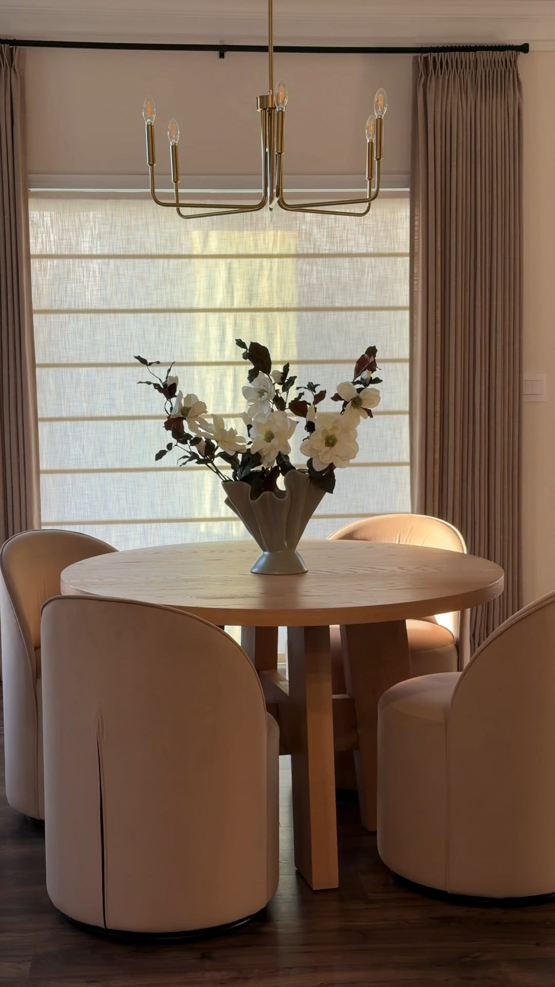 Window treatments 
Roman shades 
Pinch pleated curtains 
Drapes 

#LTKHome