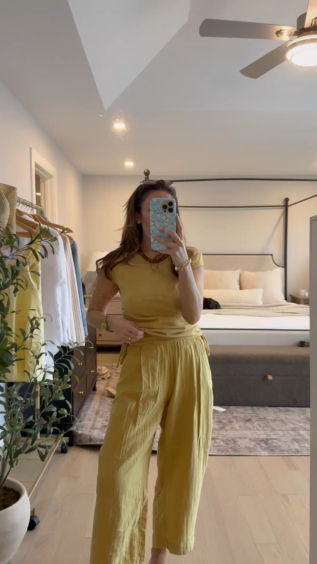 The Old Navy summer finds are so good. Wearing XS in both. 

#LTKPetite #LTKgrwm #LTKSeasonal