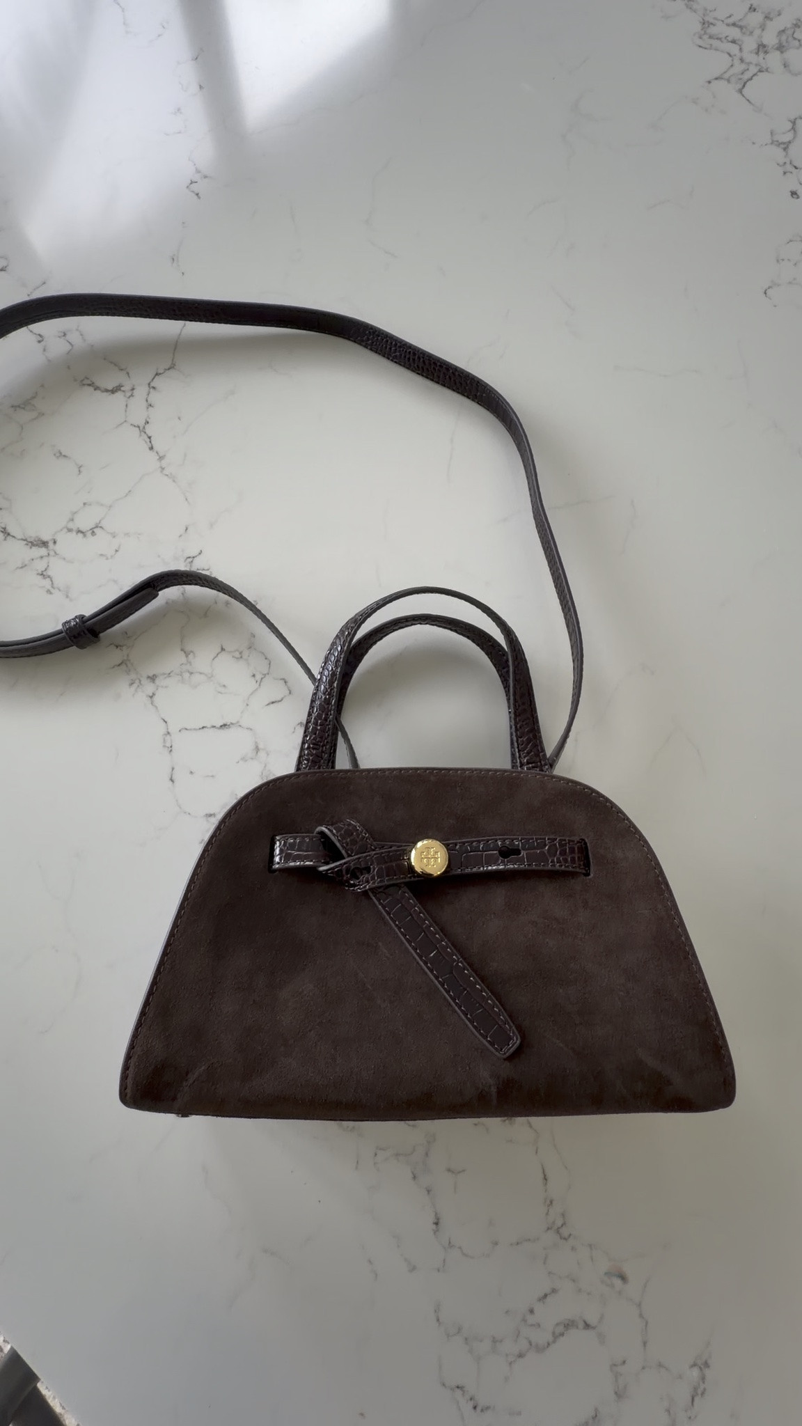 Beautiful fall bag!!!! Perfect final touch of your fall outfits

#LTKNYFW #LTKgrwm #LTKOver40