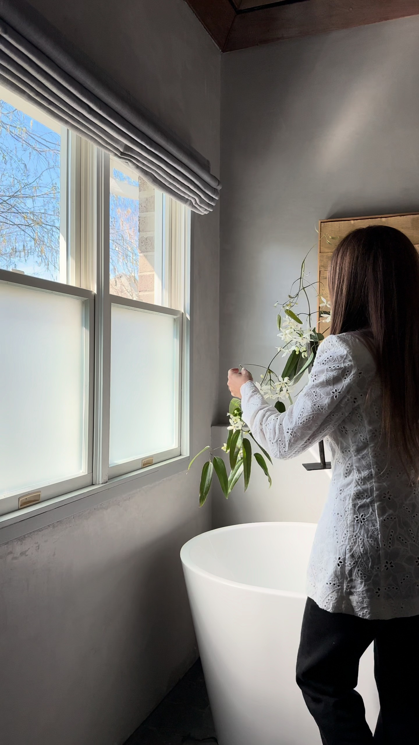 Sometimes the goal is for it to blend, not stand out.
This linen Roman shade matches the wall and keeps the whole space feeling calm and simple.
Shop the look.

#RomanShades #SimpleLiving #CuratedLiving #UnclutteredHome #MadeByPatchi 

 