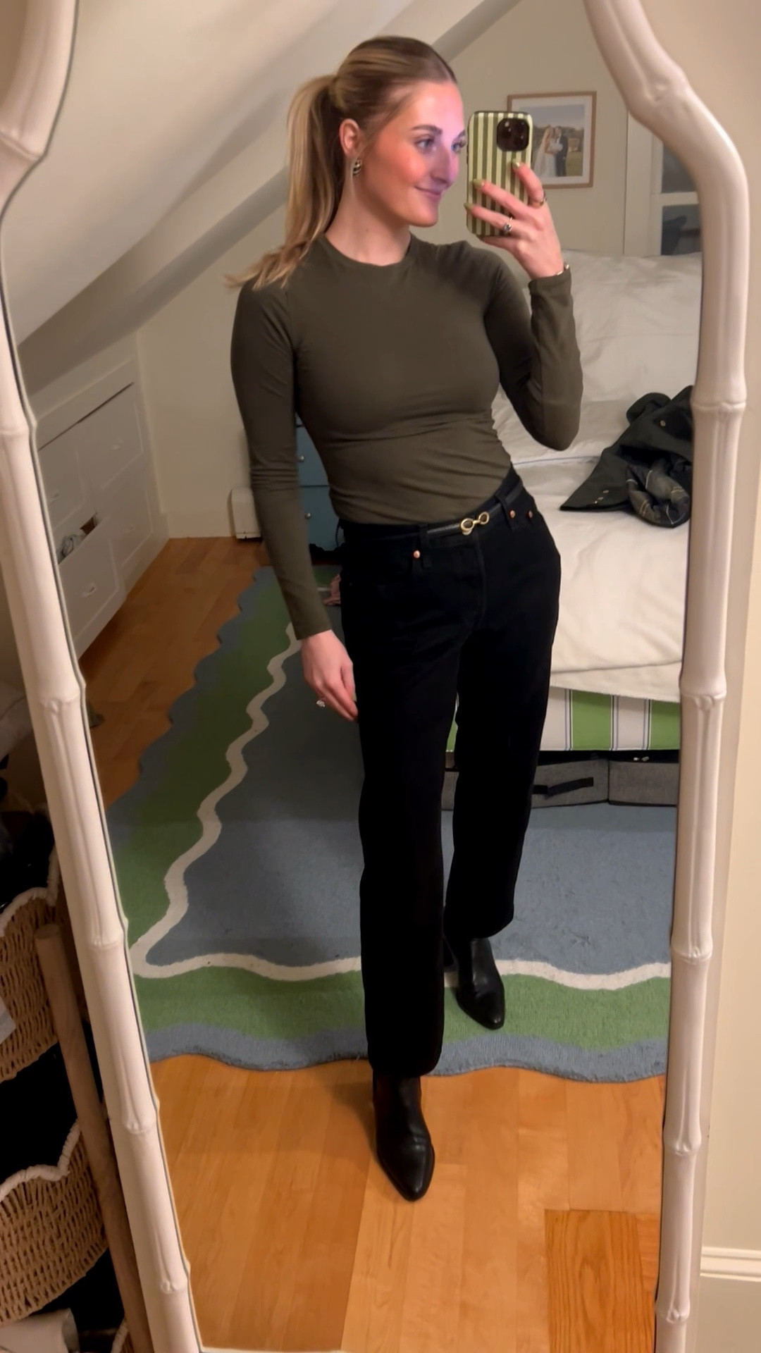 Such a simple yet perfect staple outfit for this fall and winter 🖤🍂

#LTKCyberWeek #LTKSeasonal #LTKHoliday