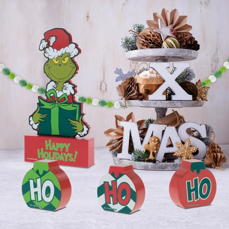 Dr Seuss' "The Grinch Who Stole Christmas", 5 Piece Mantel Decorating Set, MDF, Green | Walmart (US)