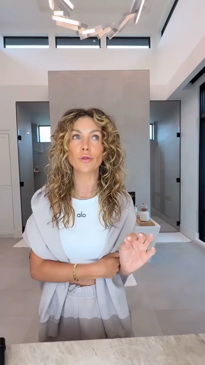 Wavy / Curly girls … this one is for you! 👩🏼‍🦱 Had a few people asking for my method for wavy hair so here ya go! Not perfect but it’s natural! Comment SHOP for details delivered to your DMs and hit the follow button to make sure you receive! 

My curly hair routine!! Linking all the products I used here! 

🔍: kitsch hair wrap, kerastase hair oil, divi curl cream, amika defining cream, Moroccan curl control mousse, curling iron, diffuser

#LTKStyleTip #LTKWatchNow

#LTKOver40 #LTKBeauty