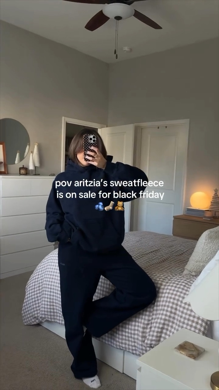 20% off the besttt sweat sets! 🧸 @aritzia 🔗 on ShopMy! #aritziapartner 

#aritzia #aritziasweatfleece #blackfriday #aritziahaul