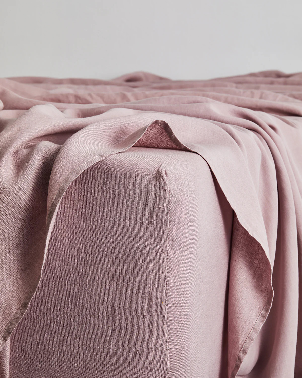 Lavender 100% French Flax Linen Fitted Sheet | Bedthreads US