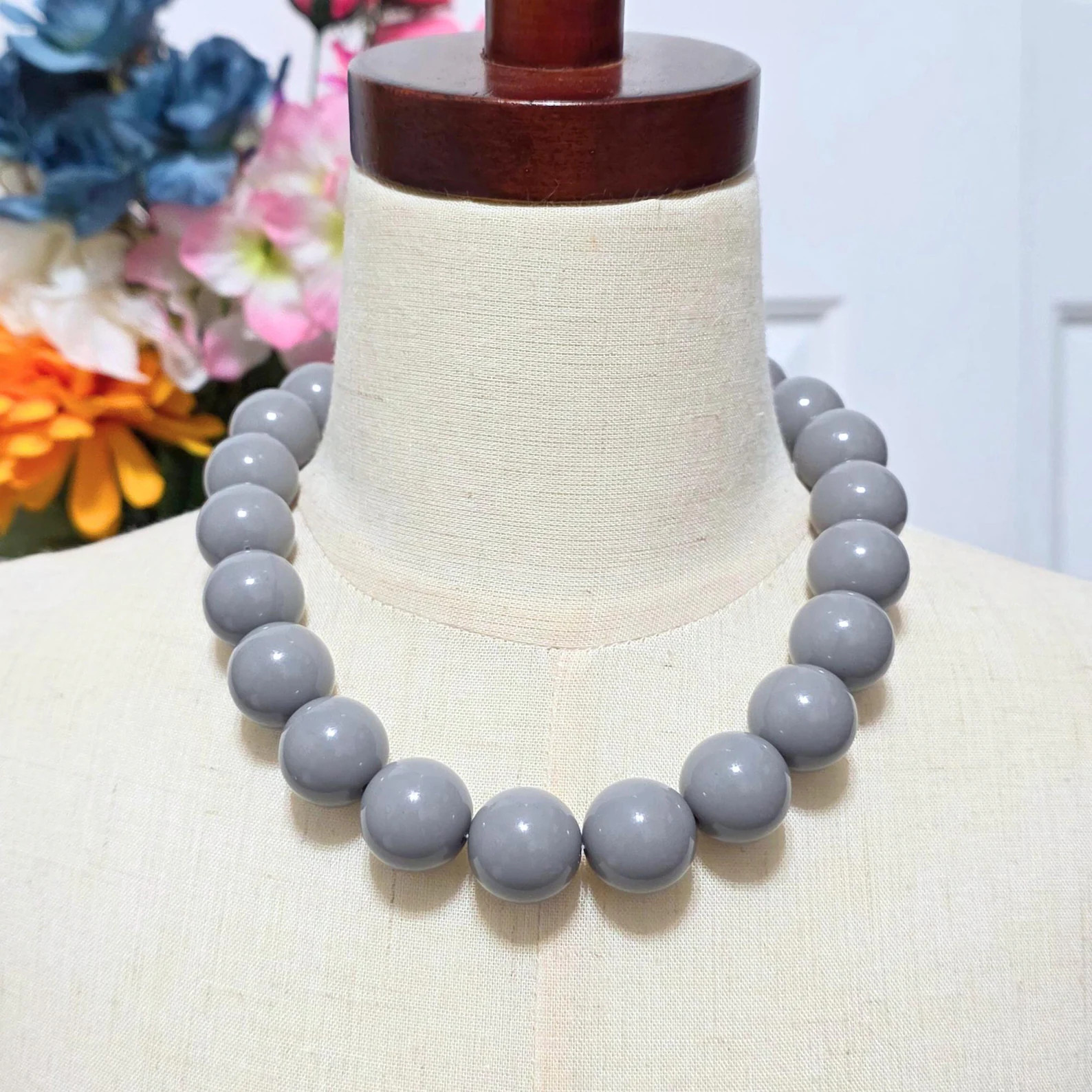 Gray Bead Necklace, 18" Magnetic Clasp One Strand Vintage Style Statement Jewelry - Etsy | Etsy (Global)