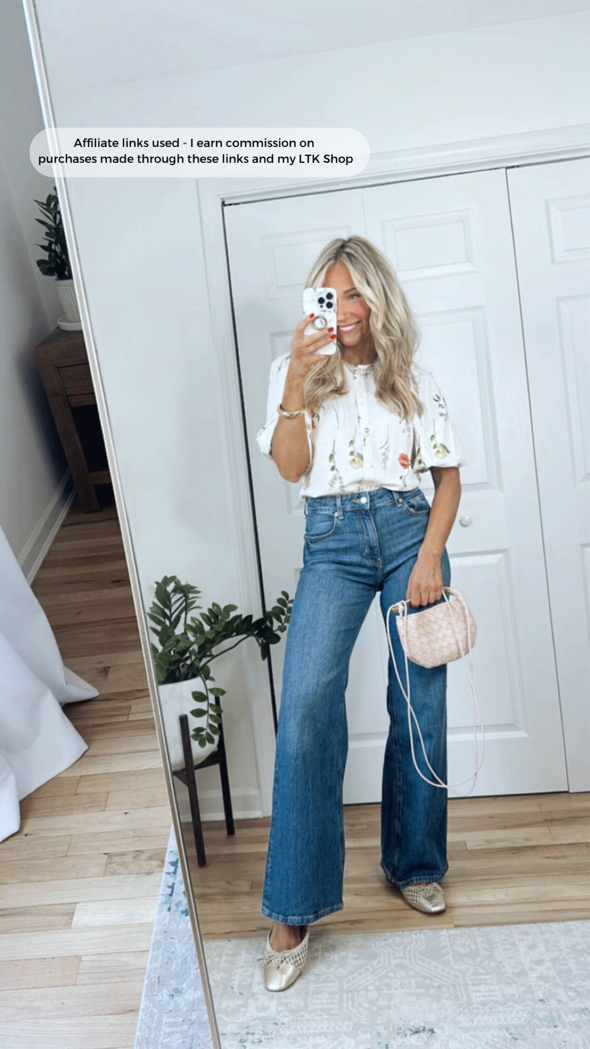 H&M casual spring outfit with jeans
Floral blouse
Affordable wide leg jeans