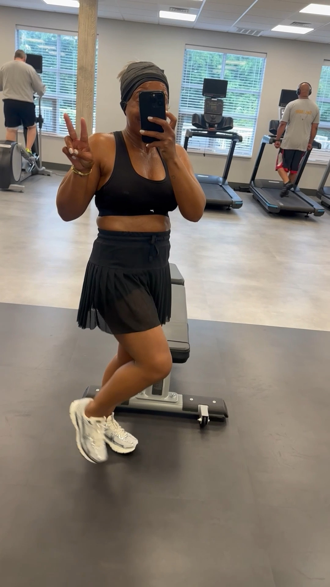 Cute workout wardrobe>> ✨🤌🏽

For sizing reference: I'm 5'2 | 150lbs | ftts | wearing a small in everything | size up for looser fit | shoes size 8

Disclaimer: some items may be limited availability 😫 but tagging a few similar pieces and linking what’s available! 🫶🏽

#gymwear #sweatinstyle #workout #activebody #health&wellness #outfitinspo #flyageless  #silverhair #pixiecut #shorthairstyle #midlife #fashionover40 #stylereel #LTKStyle #ootd #outfitcheck #outfitdetail #fitcheck #fashionover40 #gymessentials #fashionreelcreator #silverhair #whattowearnow #greyhair #fitness #fashionfitness #LTKFashionFinds

#LTKOver40 #LTKTravel #LTKActive