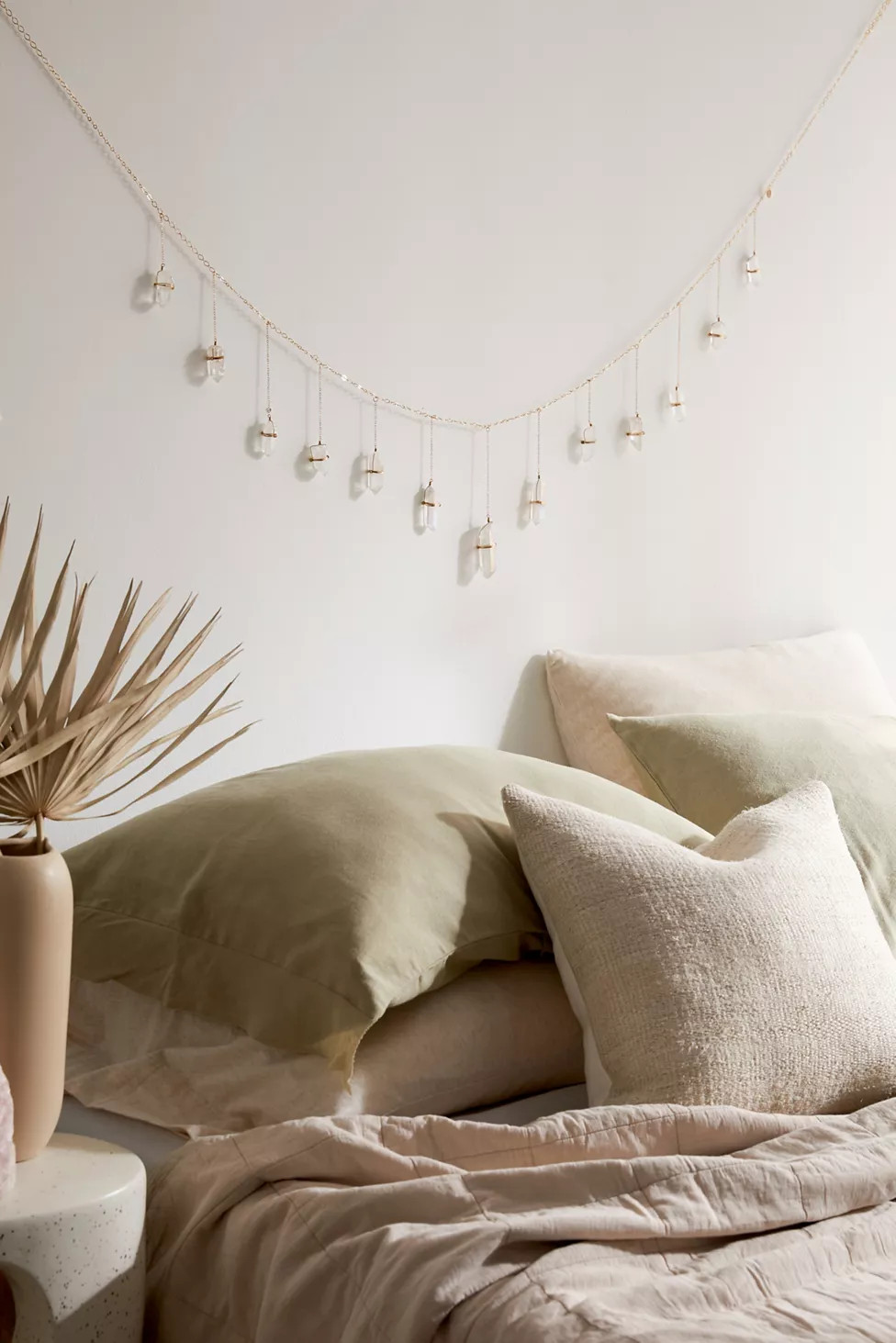 Ariana Ost Aura Quartz Crystal Garland | Urban Outfitters (US and RoW)