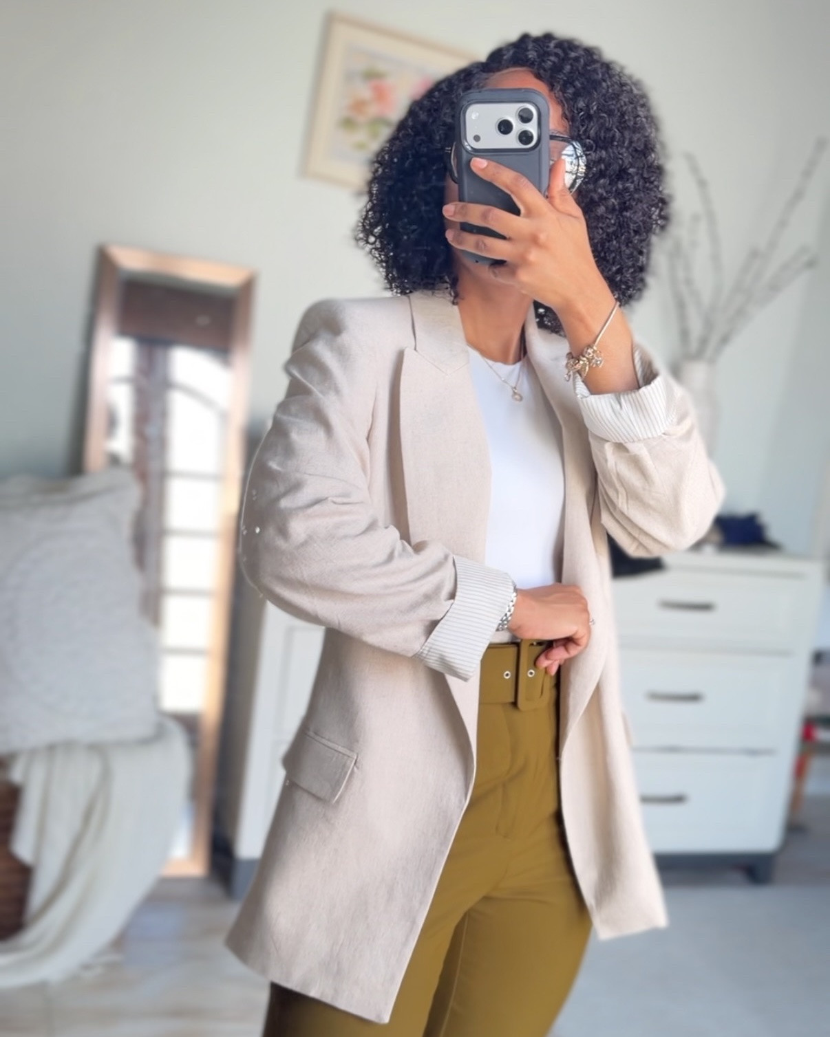 Summer Office Outfit Idea!
I’ve linked similar outfit pieces so you can recreate this look

Outfit Deets:
Jacket, Trouser and Heels @zara 
Bodysuit @sheinofficial 

#whattoweartowork #officeoutfitinspo