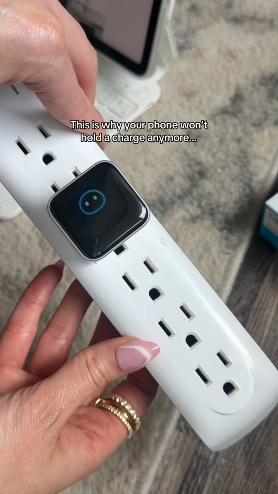 Smart screen charger that keeps devices powered with optimized charging to help protect battery life over time.

#smartcharger #anker #iphonecharger 