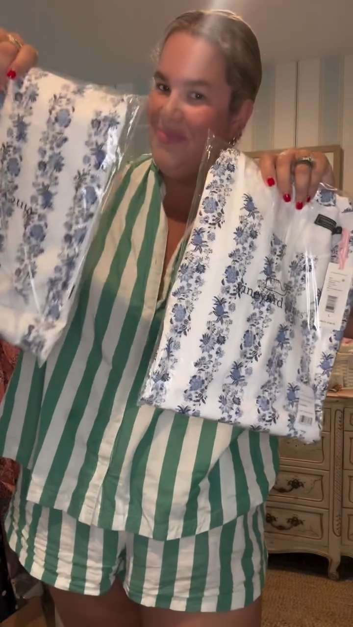 Shift dress from Vineyard Vines! 

 #LTKSeasonal #LTKStyleTip