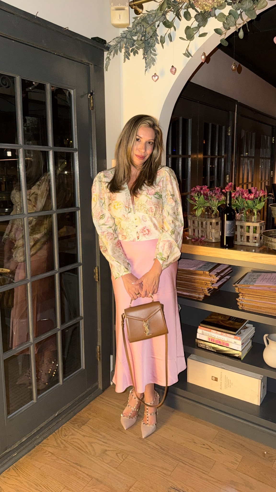 My kind of Valentine’s look 💕
Soft florals, a blush skirt, and feminine details that feel timeless and effortless.

And yes, this gorgeous bag is borrowed from Vivrelle, because designer moments without the commitment are always a yes in my book.

Use my code: MEGGIEFERREIRA and get your first month of membership completely free! 🎉

Linking everything that I’m wearing and carrying below . 🤍


#LTKValentine #LTKNYFW #LTKootd