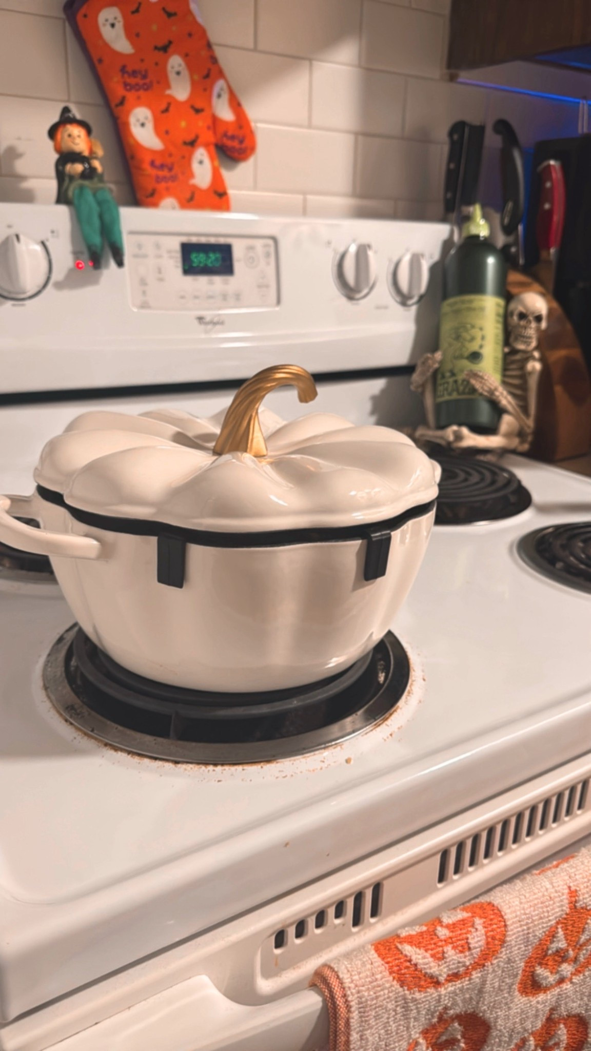 Pumpkin Dutch over by pioneer woman at Walmart! I’ve been wanting one for such a long time and this one is under $40!

#LTKSeasonal #LTKHome #LTKFindsUnder50